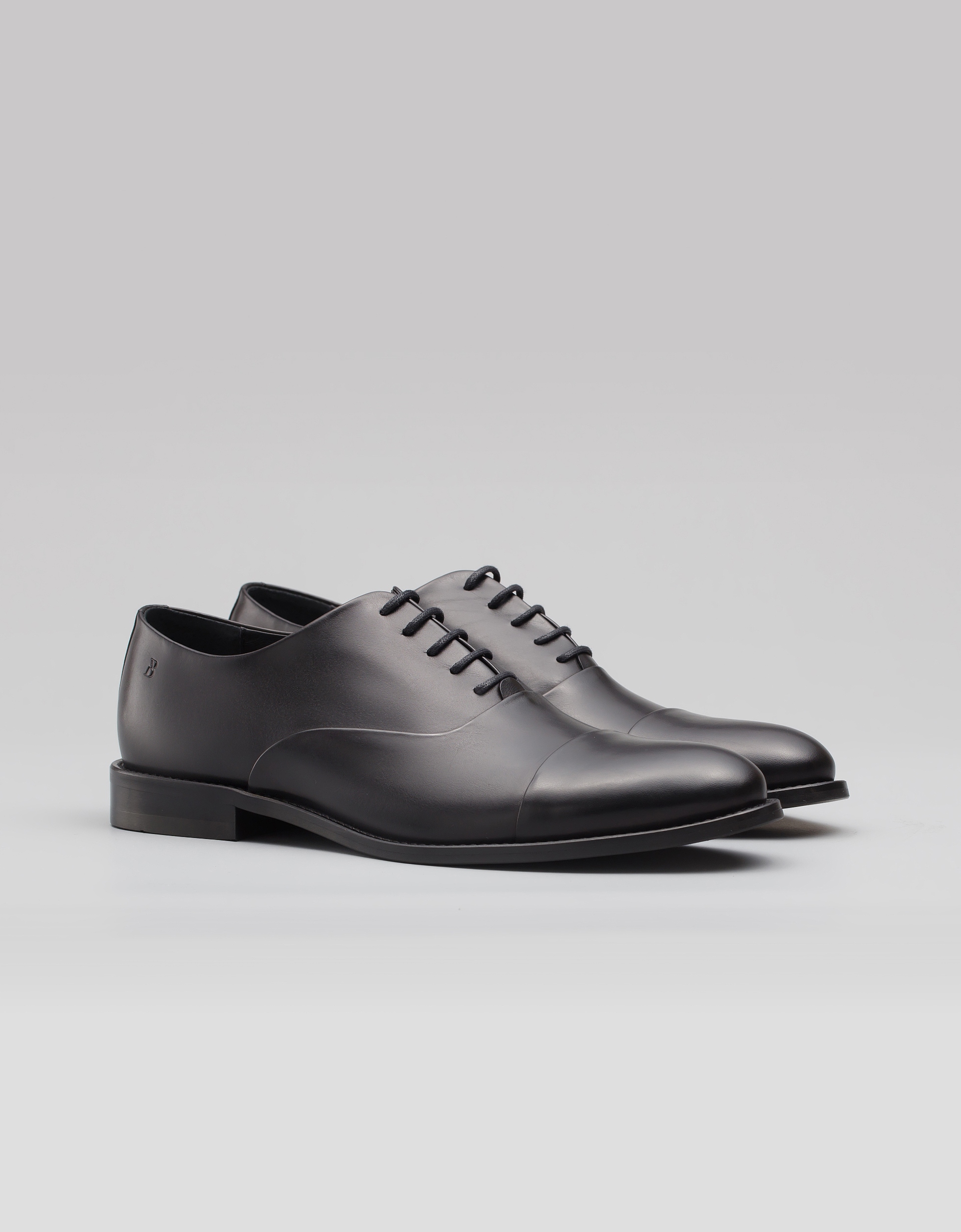

Eleganckie czarne buty oxfordy obuwie b002 45