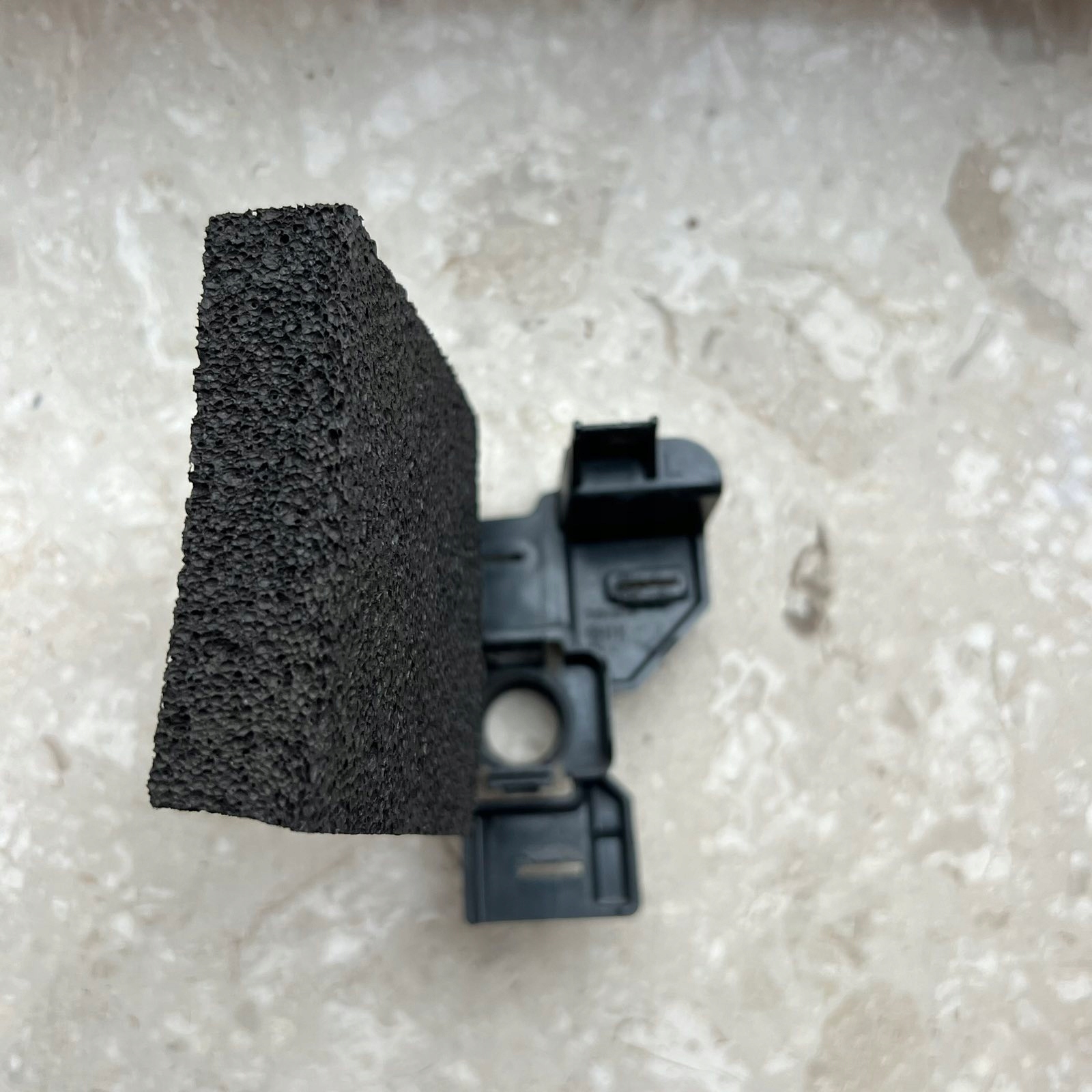SUZUKI SWACE 2020-> KOSZYK of the sensor PDC left front 89348-02450