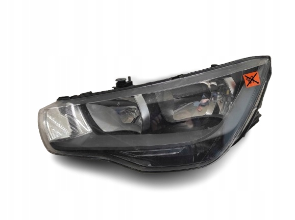 AUDI A1 LIFT 14- LAMPA LEWA PRZEDNIA ZWYKŁA 8XA941003 ŁADNA - BRAK 1 UCHA