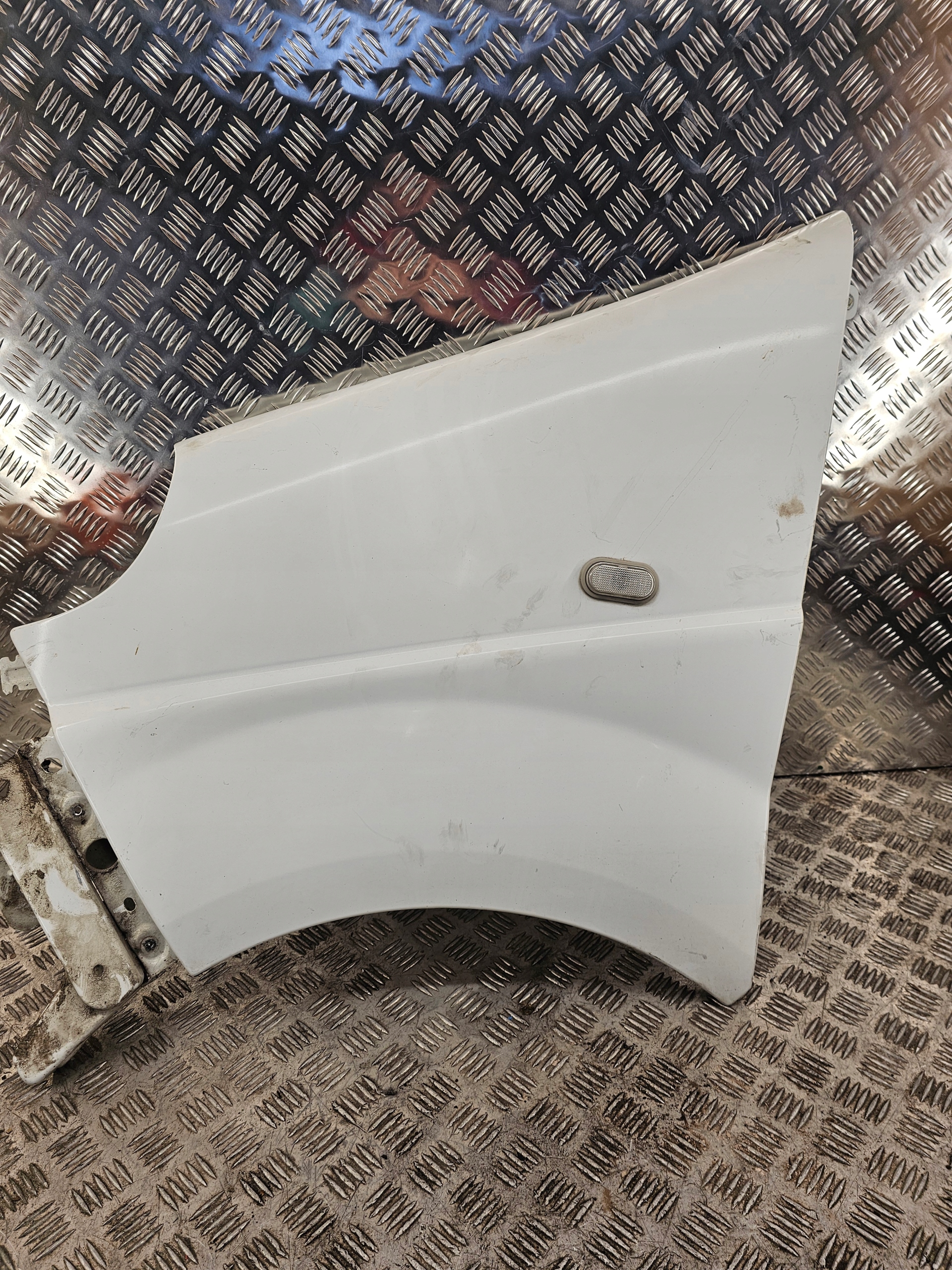 fender left front - OPEL VIVARO A TRAFIC II PRIMASTAR 01-14
