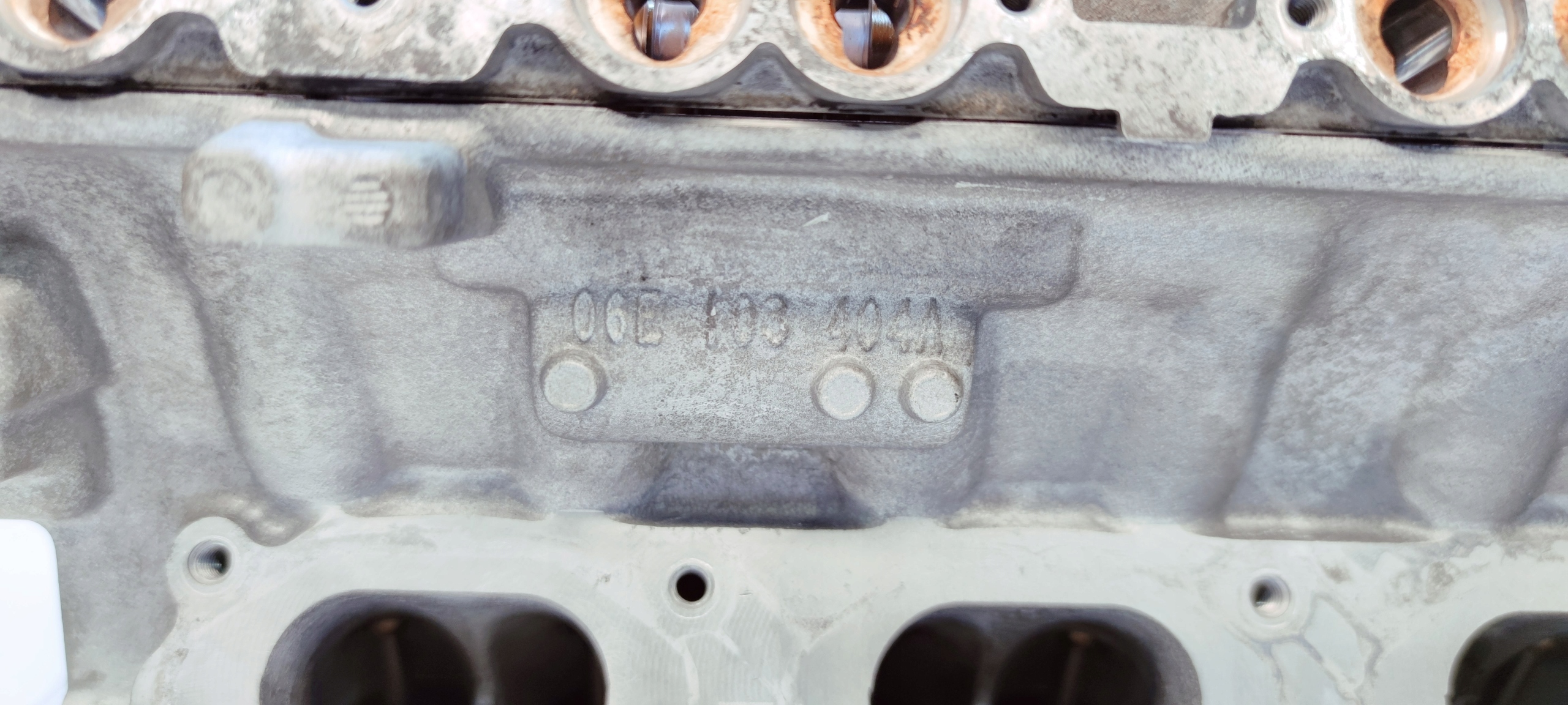 head. complete AUDI A5 A5 A6 C7 A7 2.8 3.2 FSI 06E103404A