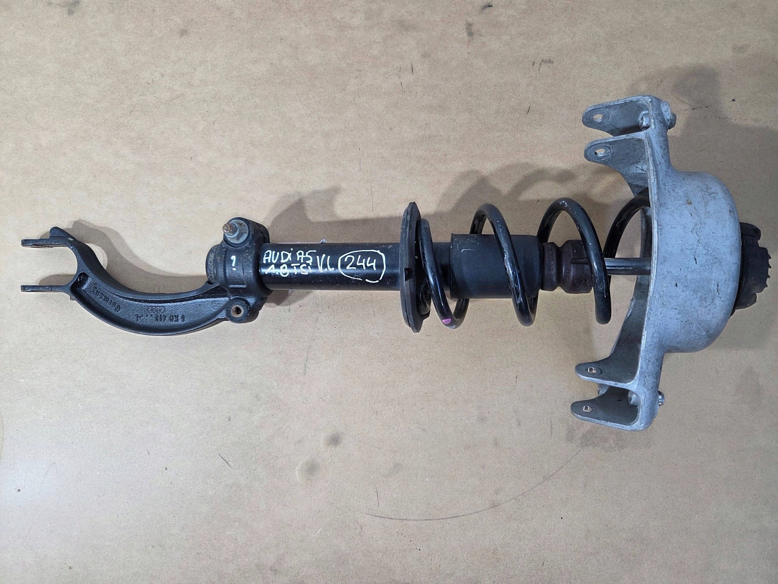 Audi A4 S4 B8 A5 shock absorber front left 8K0413L (244)