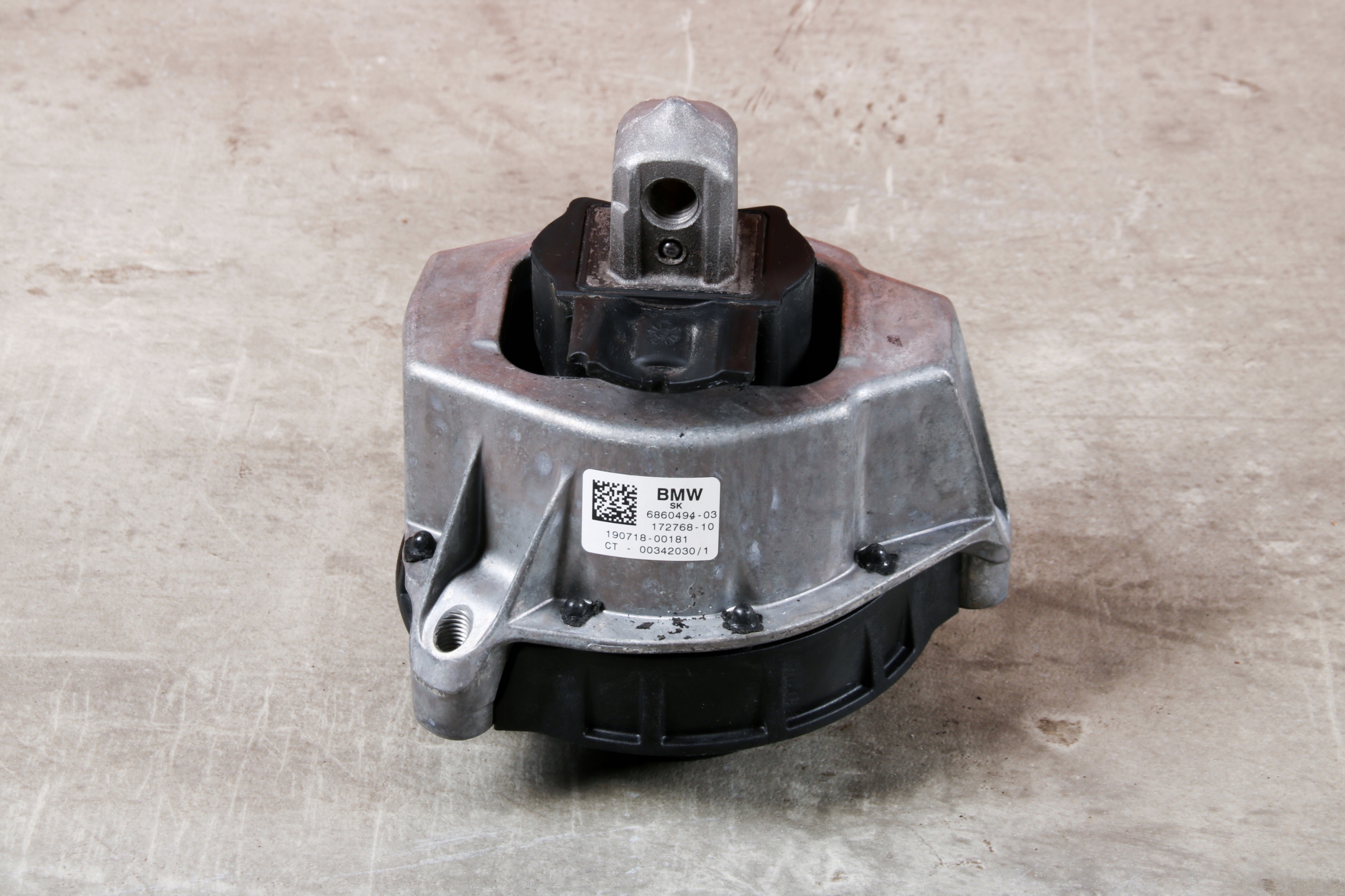 BMW G20 G21 320e 330e engine mount right 6860494 16204 km !!!
