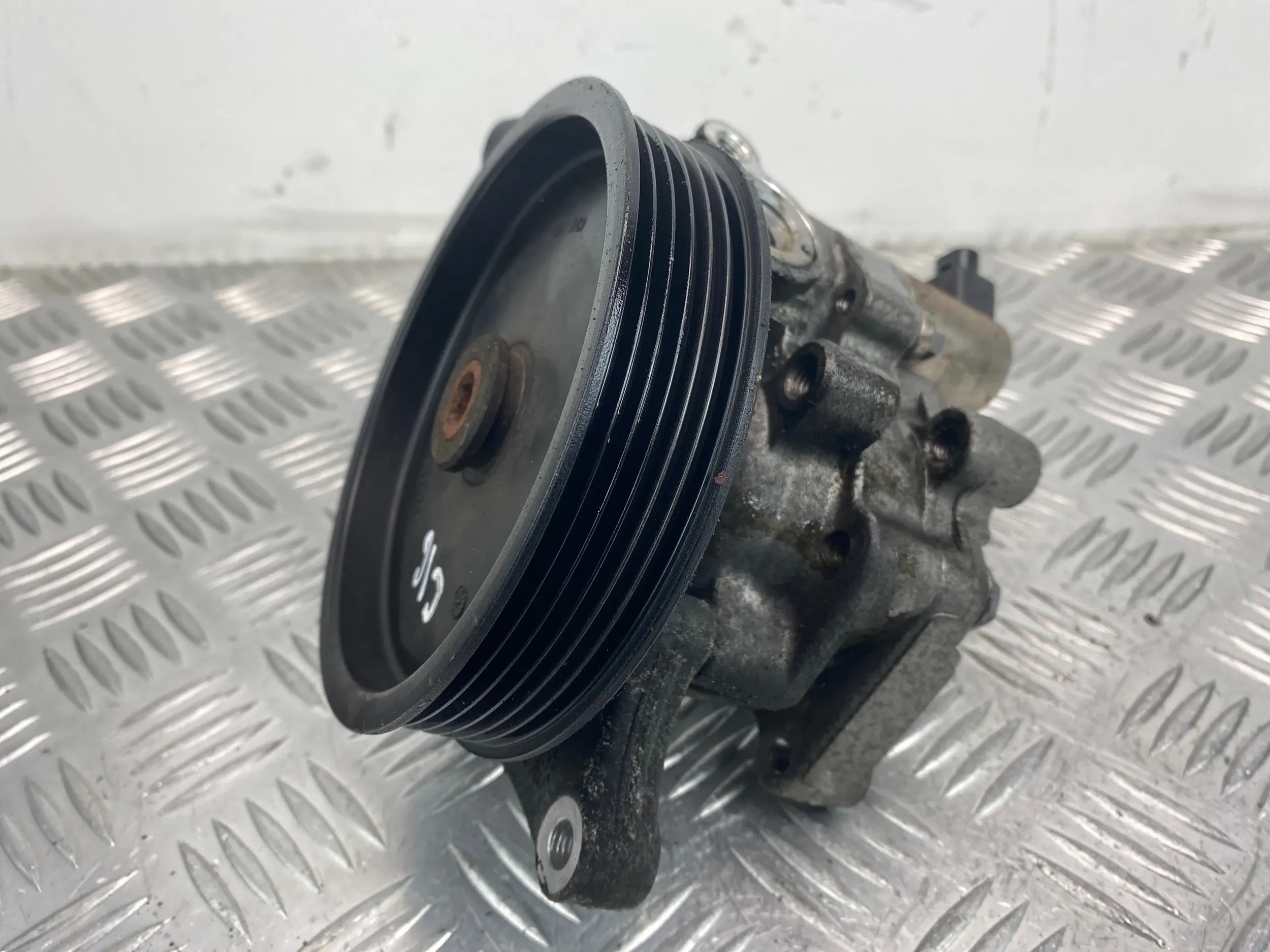 Mercedes-Benz A0064666801 servo pump w204