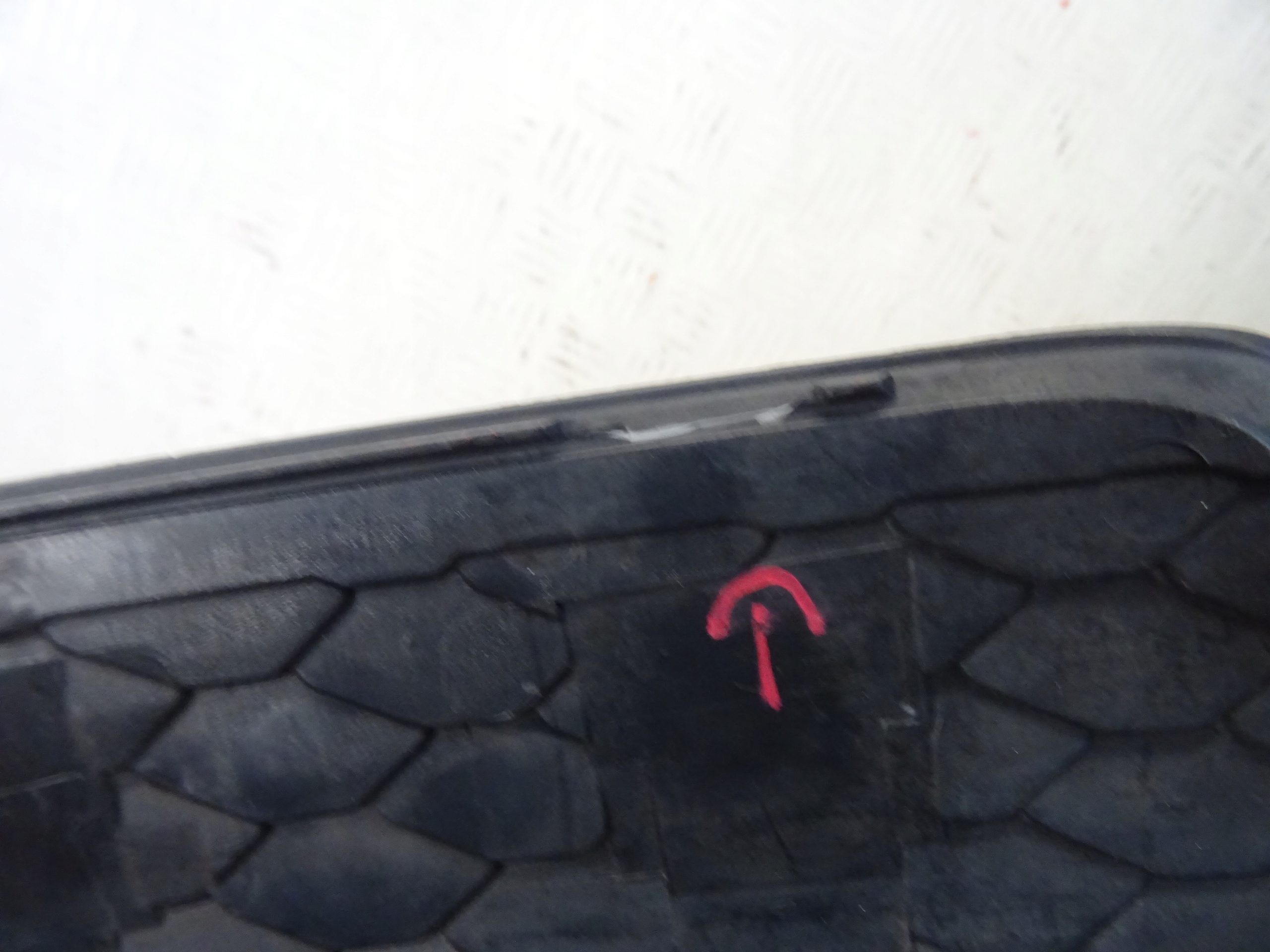 grid of a bumper front front right AUDI Q5 8R S-LINE