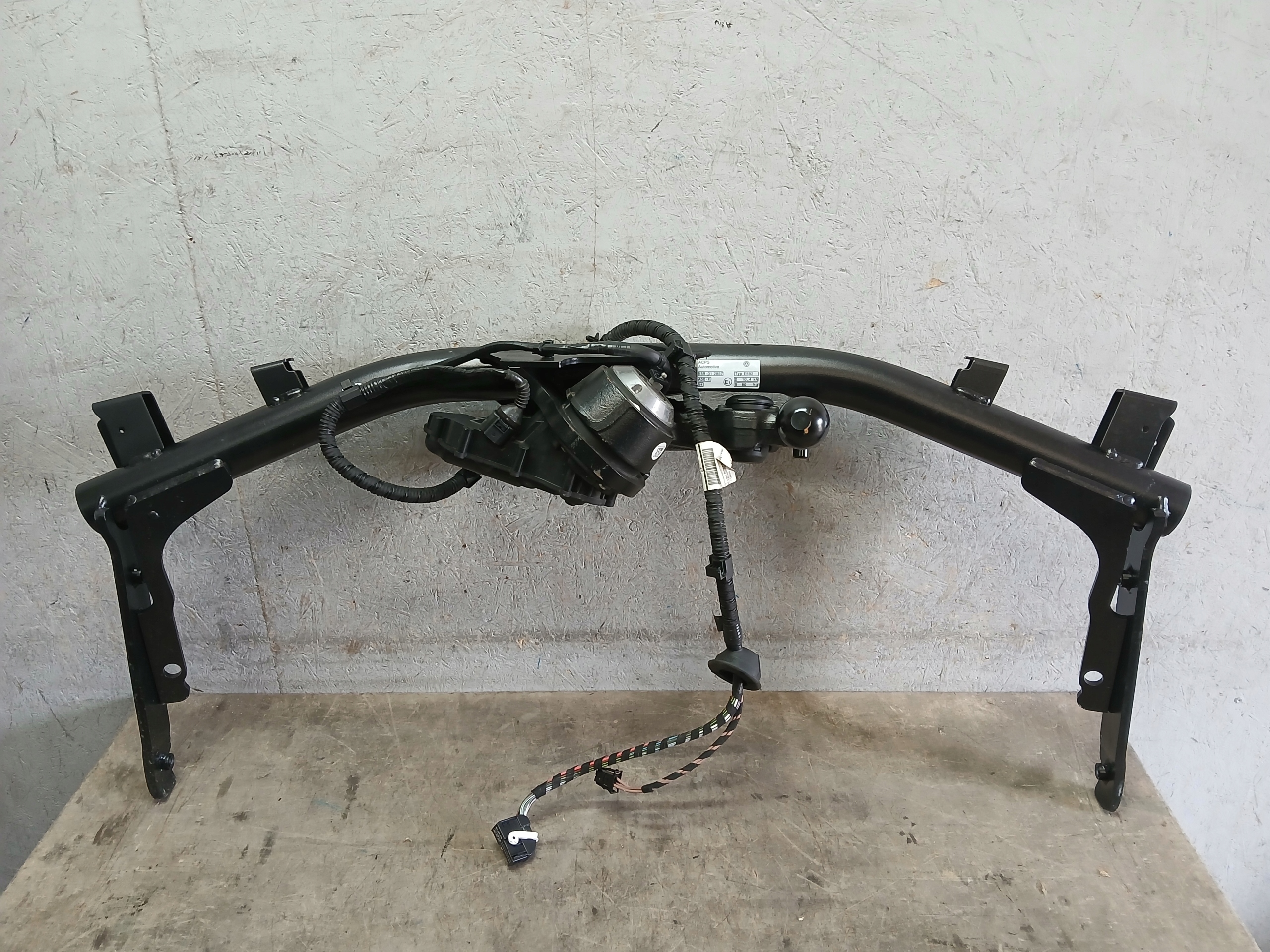tow VW GOLF VIII 8 KOMBI 5H9 5H9803881E