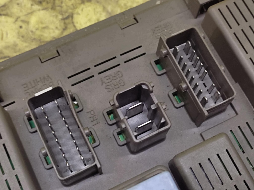 PEUGEOT 607 Module Boîte BSI 9643577180