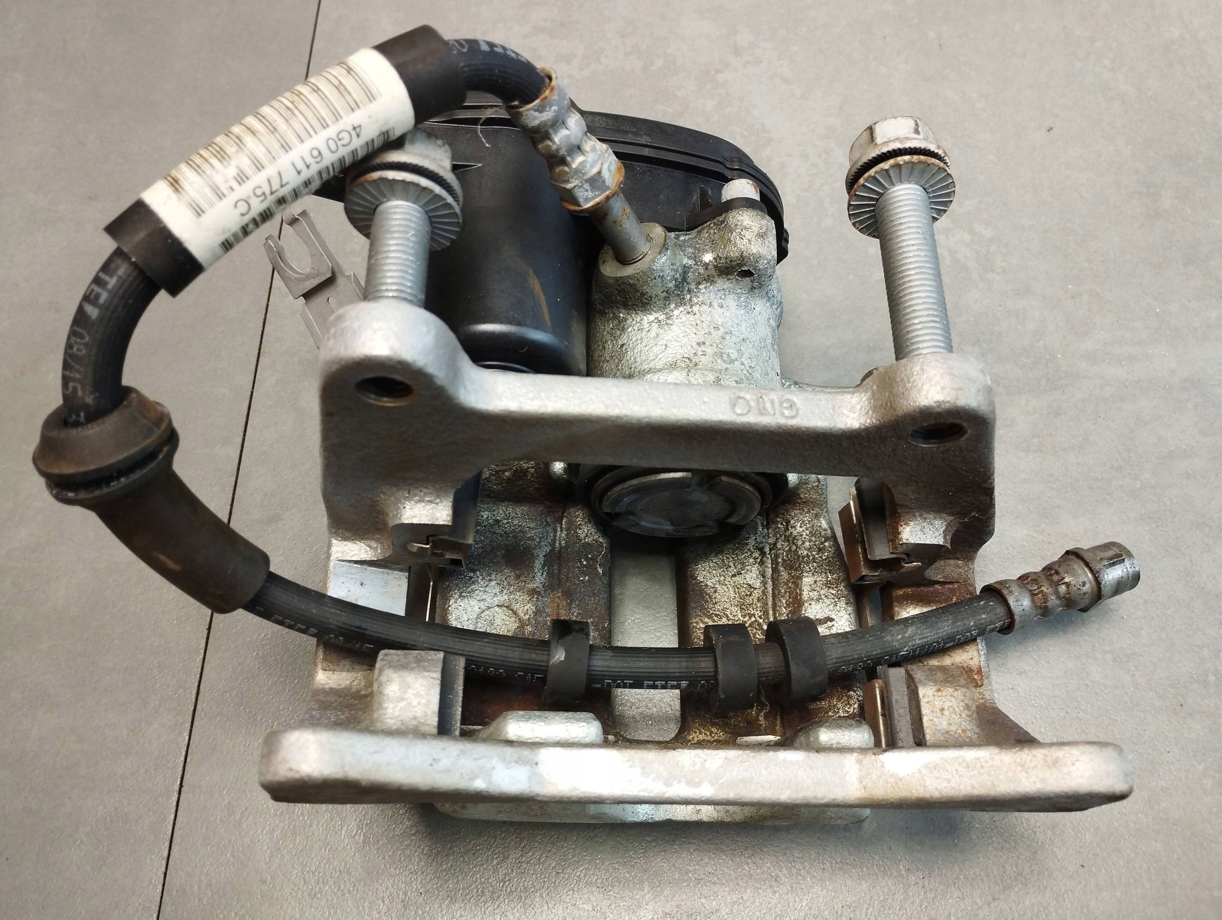 Audi A7 4G 2016 3.0 TDI caliper left rear part 4G5AE