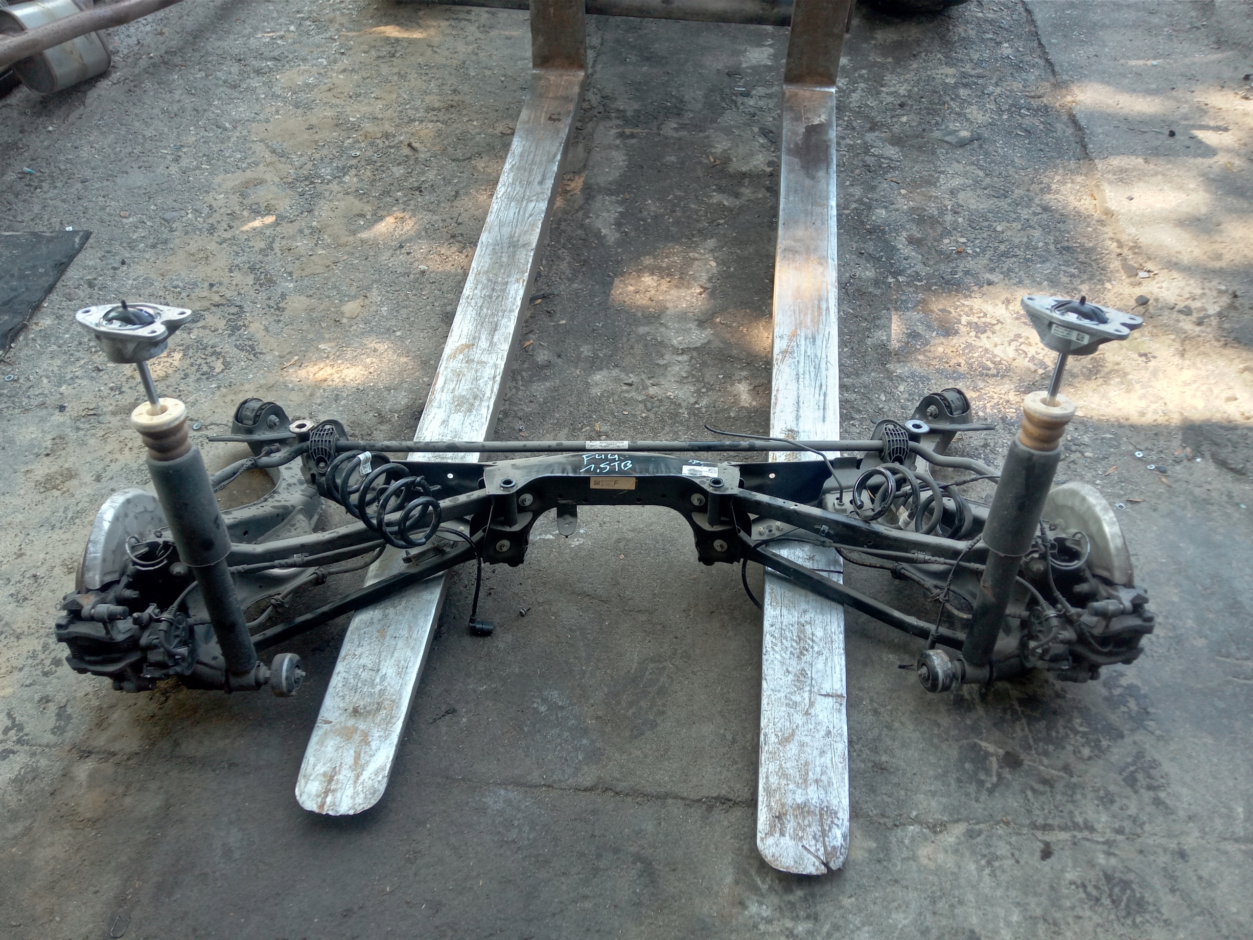 BMW 2 F44 ZAWIESZENIE TYŁ TYLNE