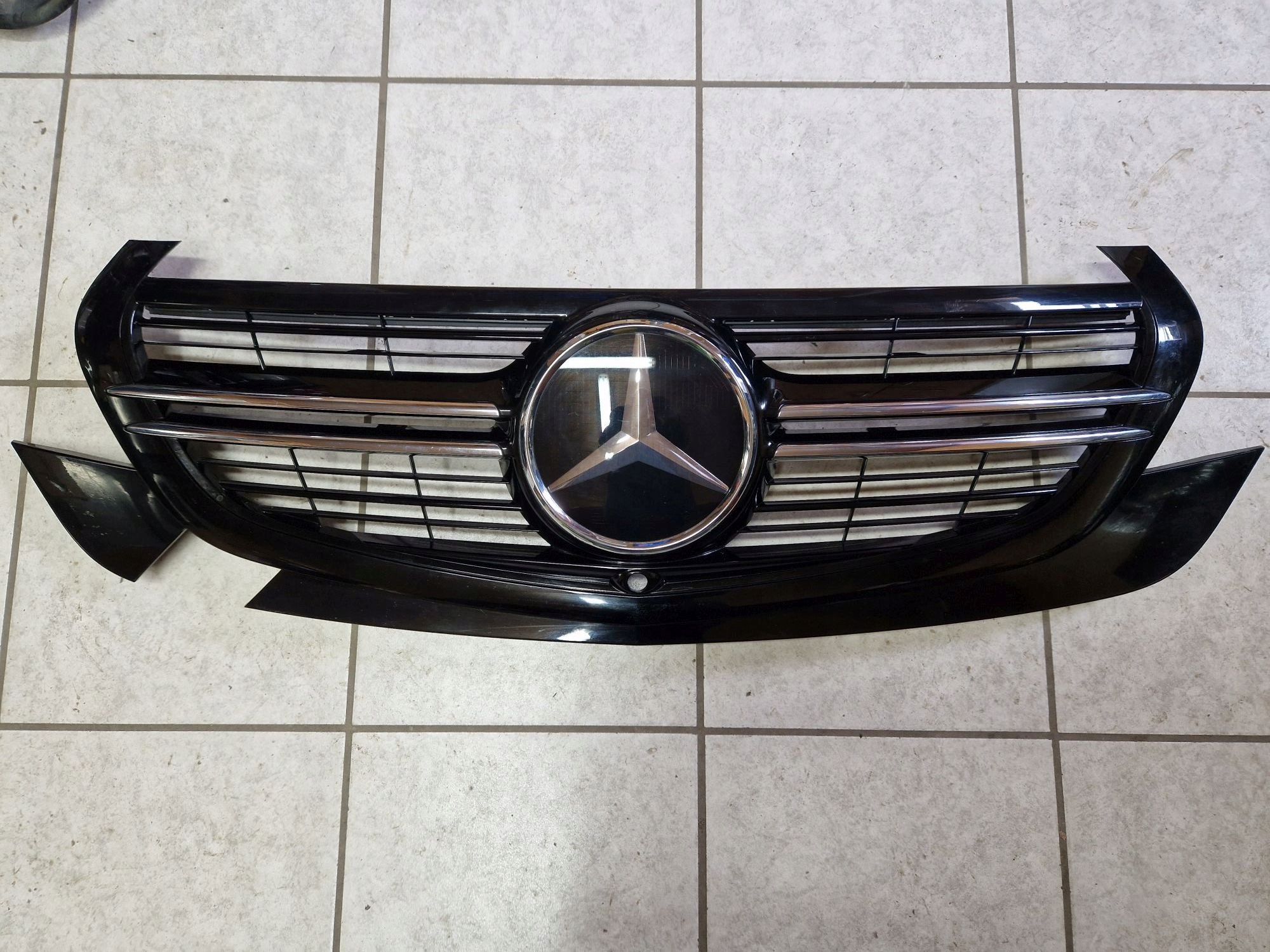 ATRAPA GRILL MERCEDES EQC AMG A293 2019R->