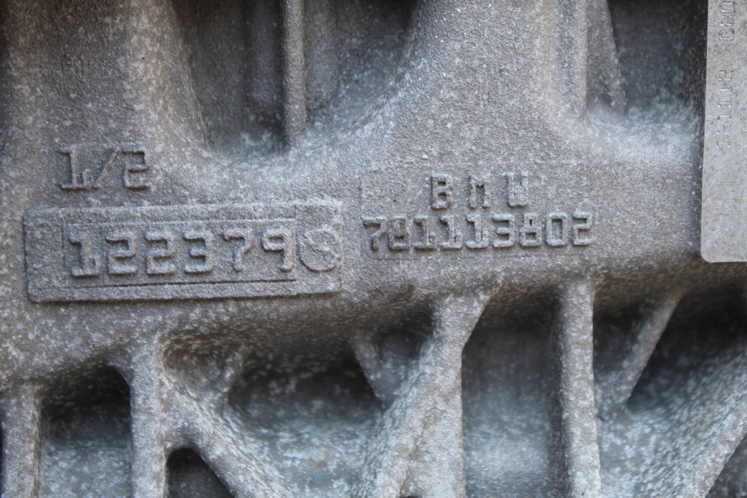 BLOK SILNIKA BMW E82 N47D20 2.0D 781113802 122379 NOMINAŁ Typ silnika Diesel