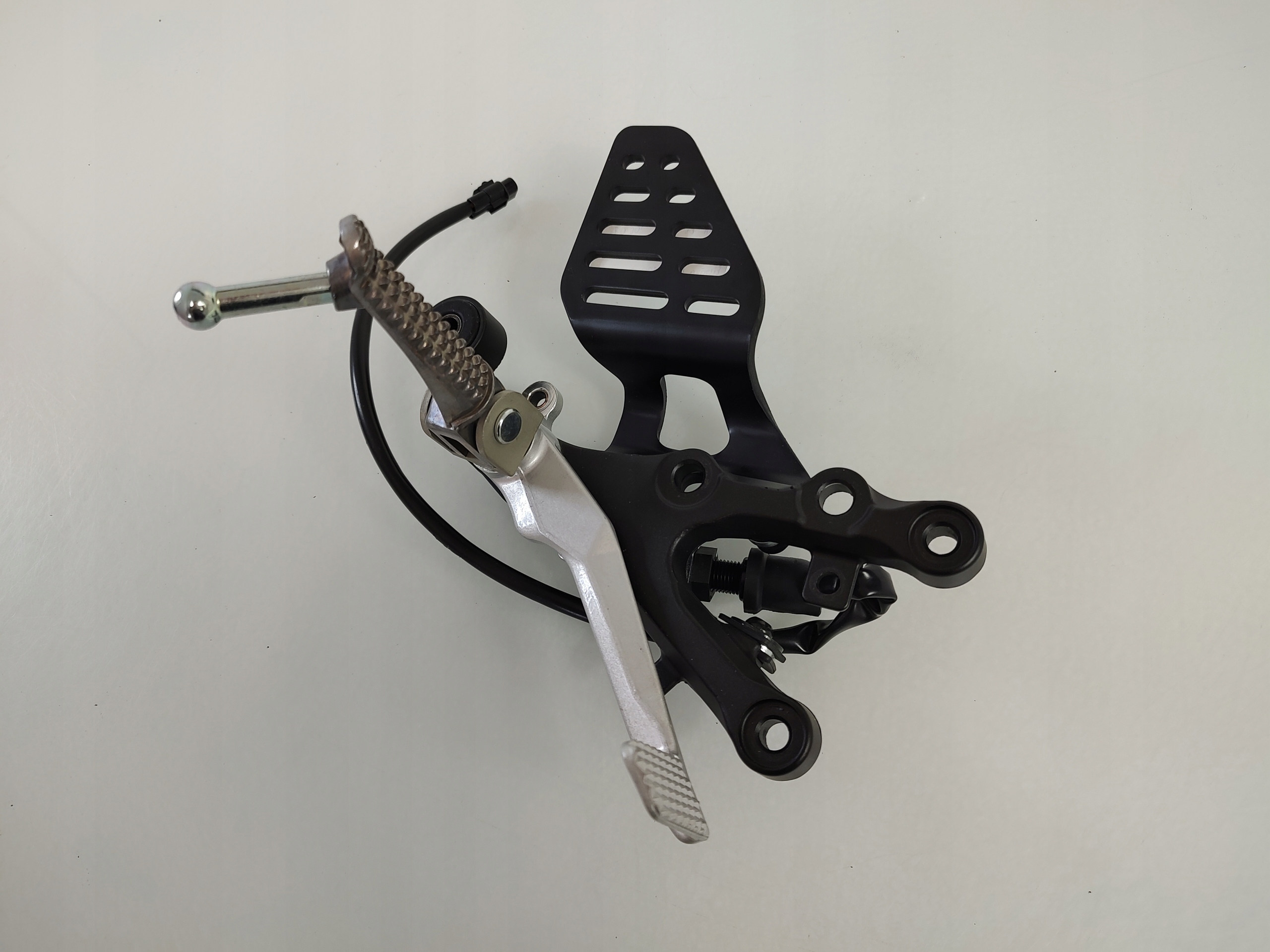 1KB-R2 - G364 Yamaha R6 RJ11 набір для ніг водія 06-07