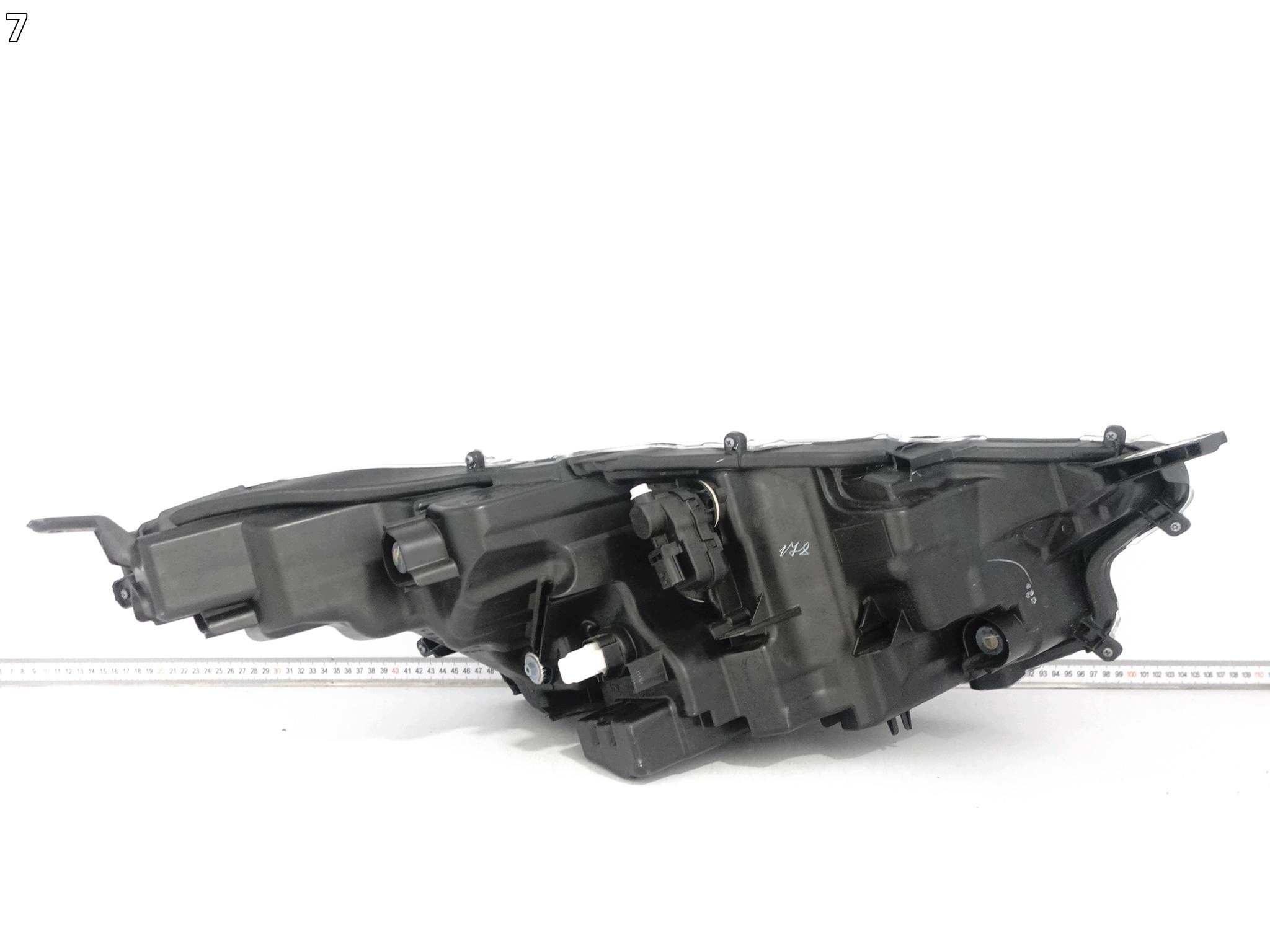 TOYOTA YARIS IV (4 GENERACJA) XP210 GR 20- light FULL LED left front EU