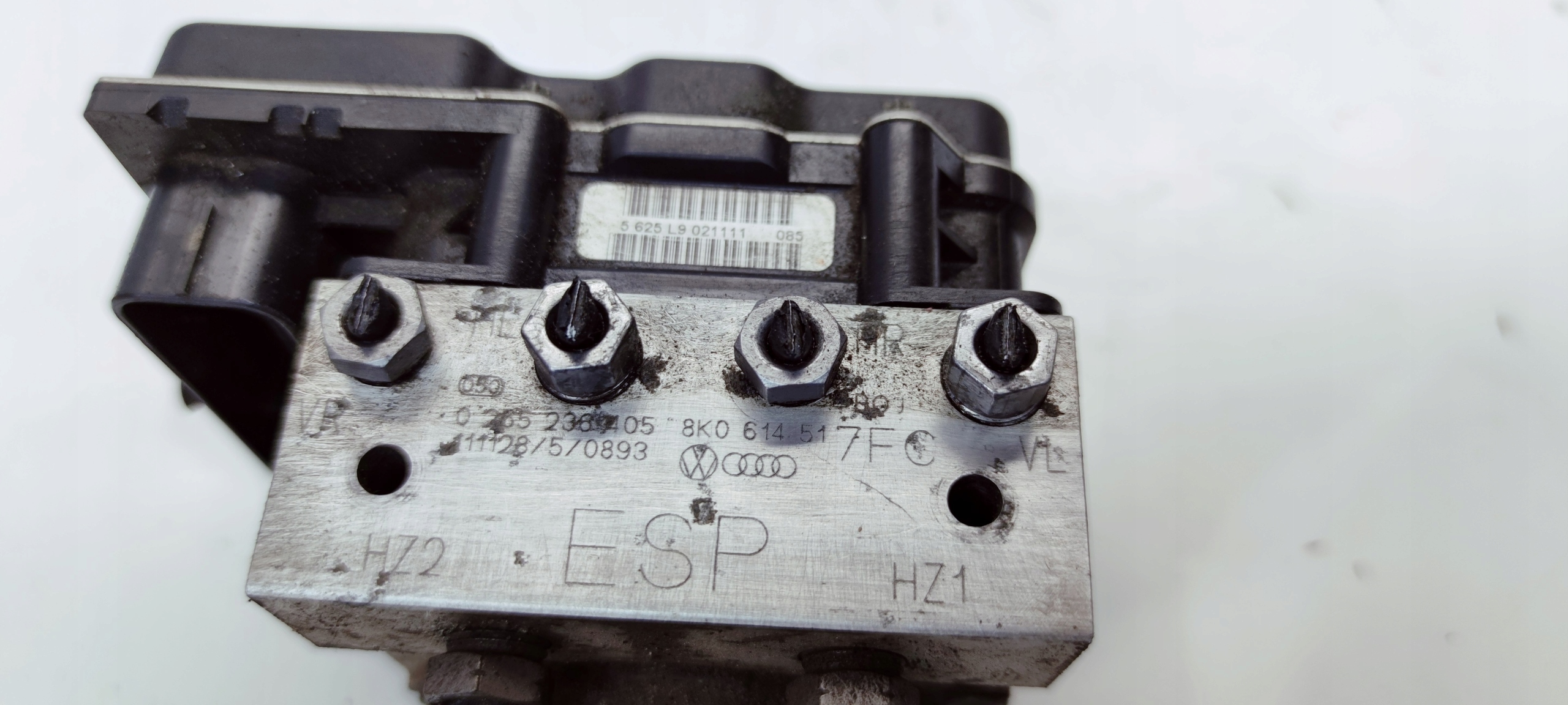 pump control unit ABS ESP AUDI A4 B8 A5 8T 8K0907379BQ 8K0614517FC