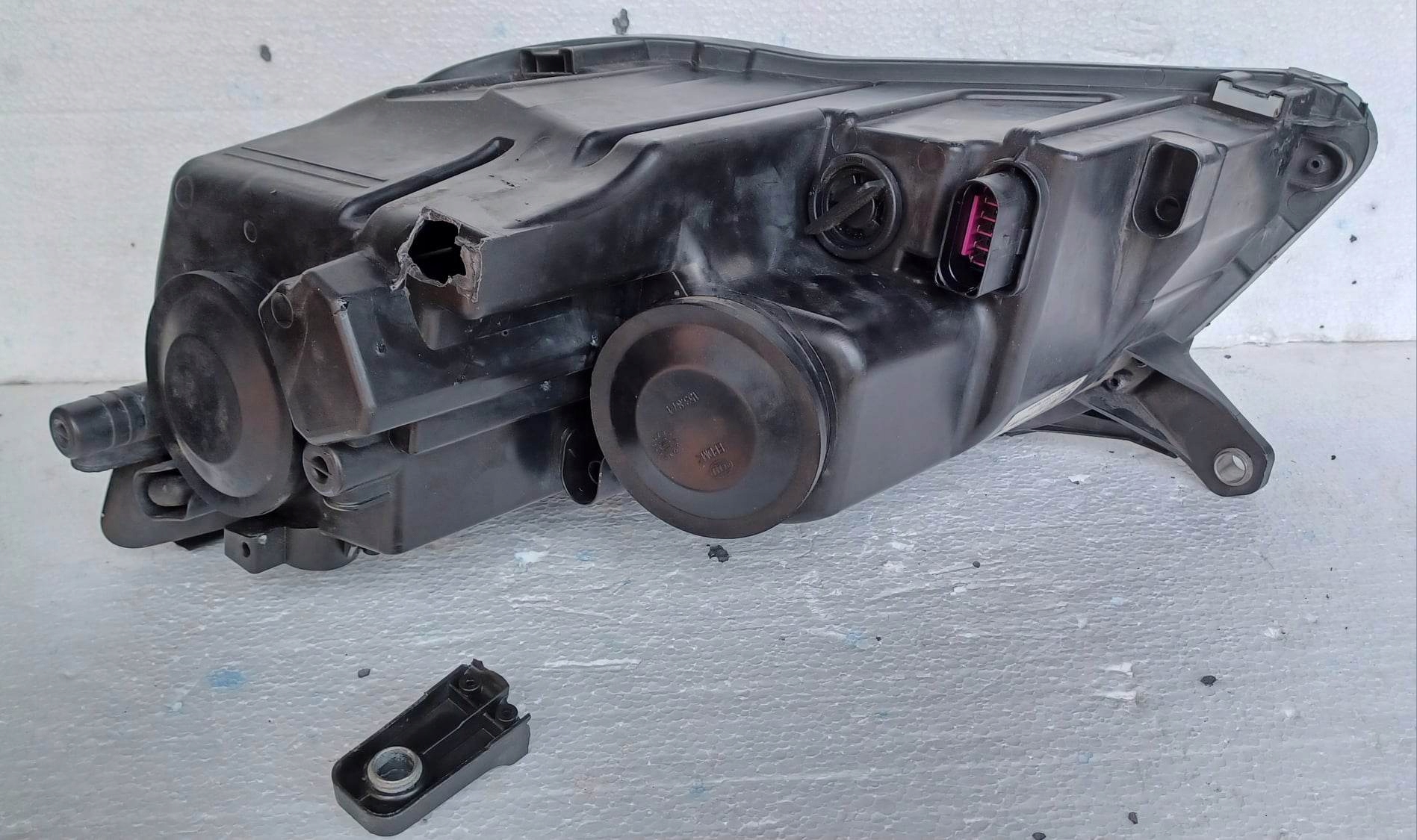 light front right VW TIGUAN and 5N 5N1941032AB