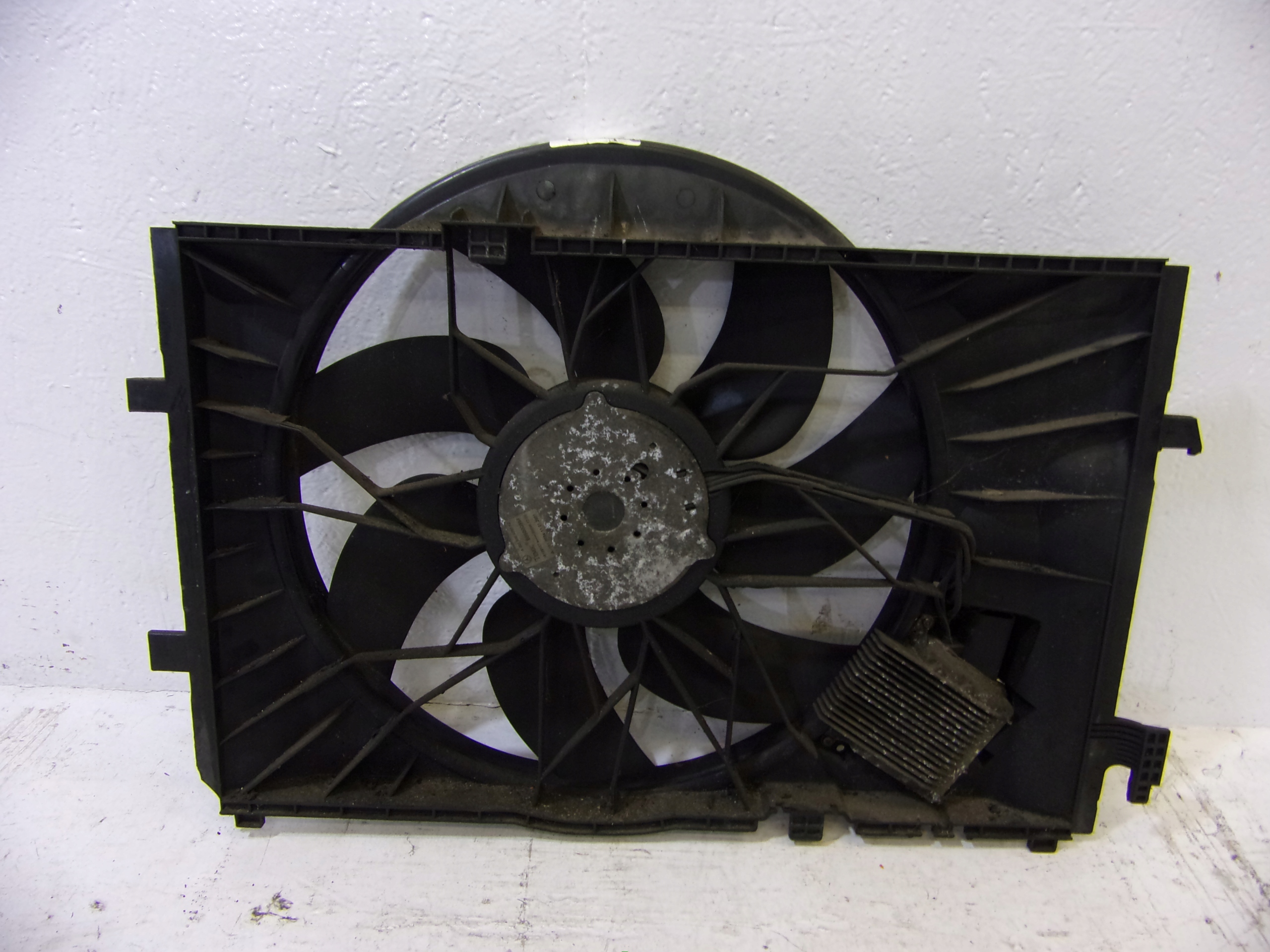 2035000293KZ 885000954 - Вентилятор радиатора MERCEDES-BENZ C-Class W203