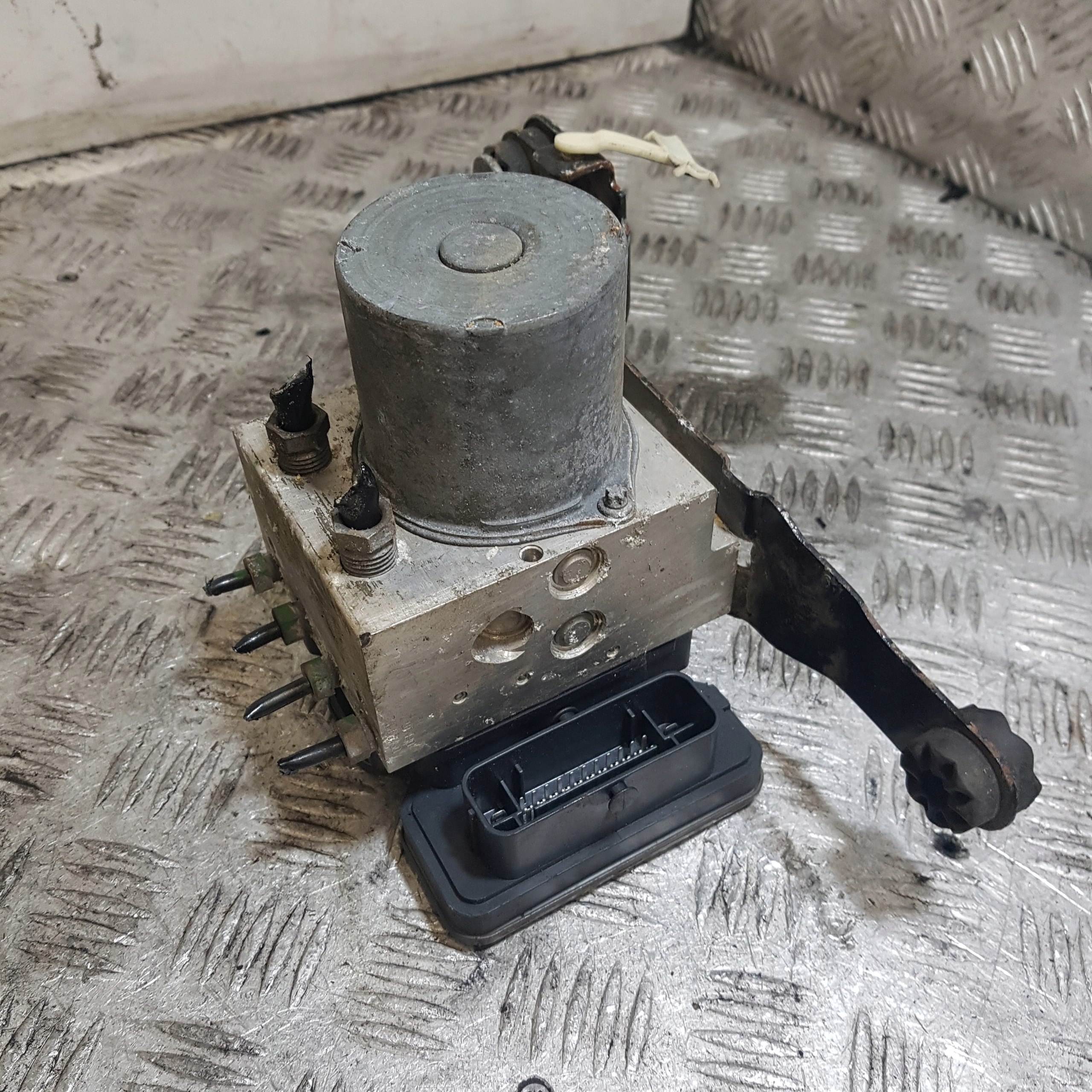 pump ABS LAND ROVER RANGE ROVER SPORT DRLA14F447-AF 4.4 V8