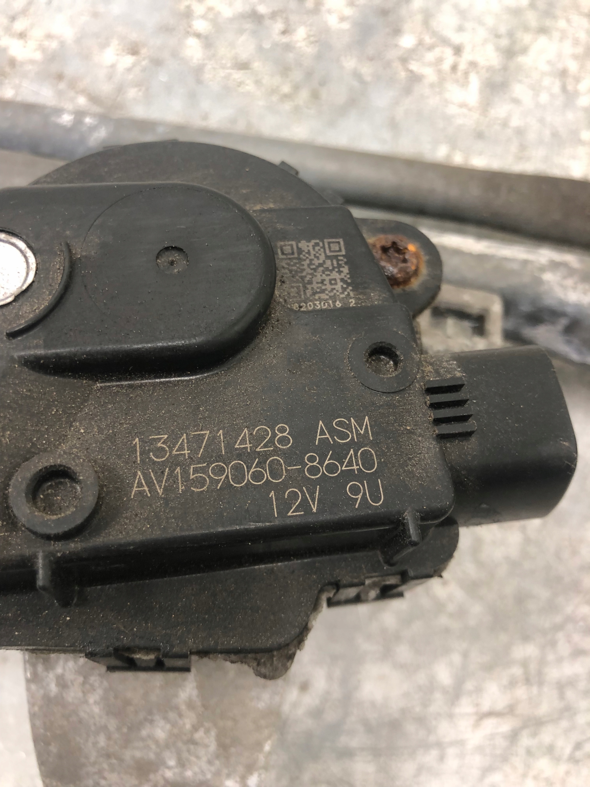 Wischergestänge OPEL INSIGNIA B 13471428