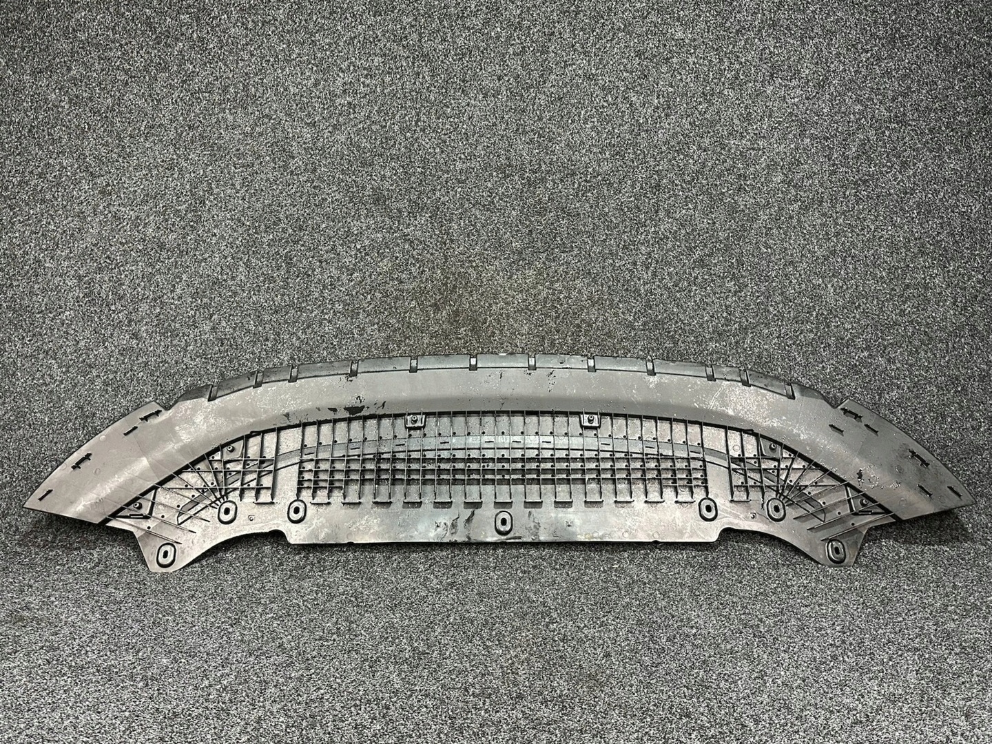 AUDI A6 C8 OSŁONA PŁYTA POD ZDERZAK 4K0807611B Strona zabudowy przód