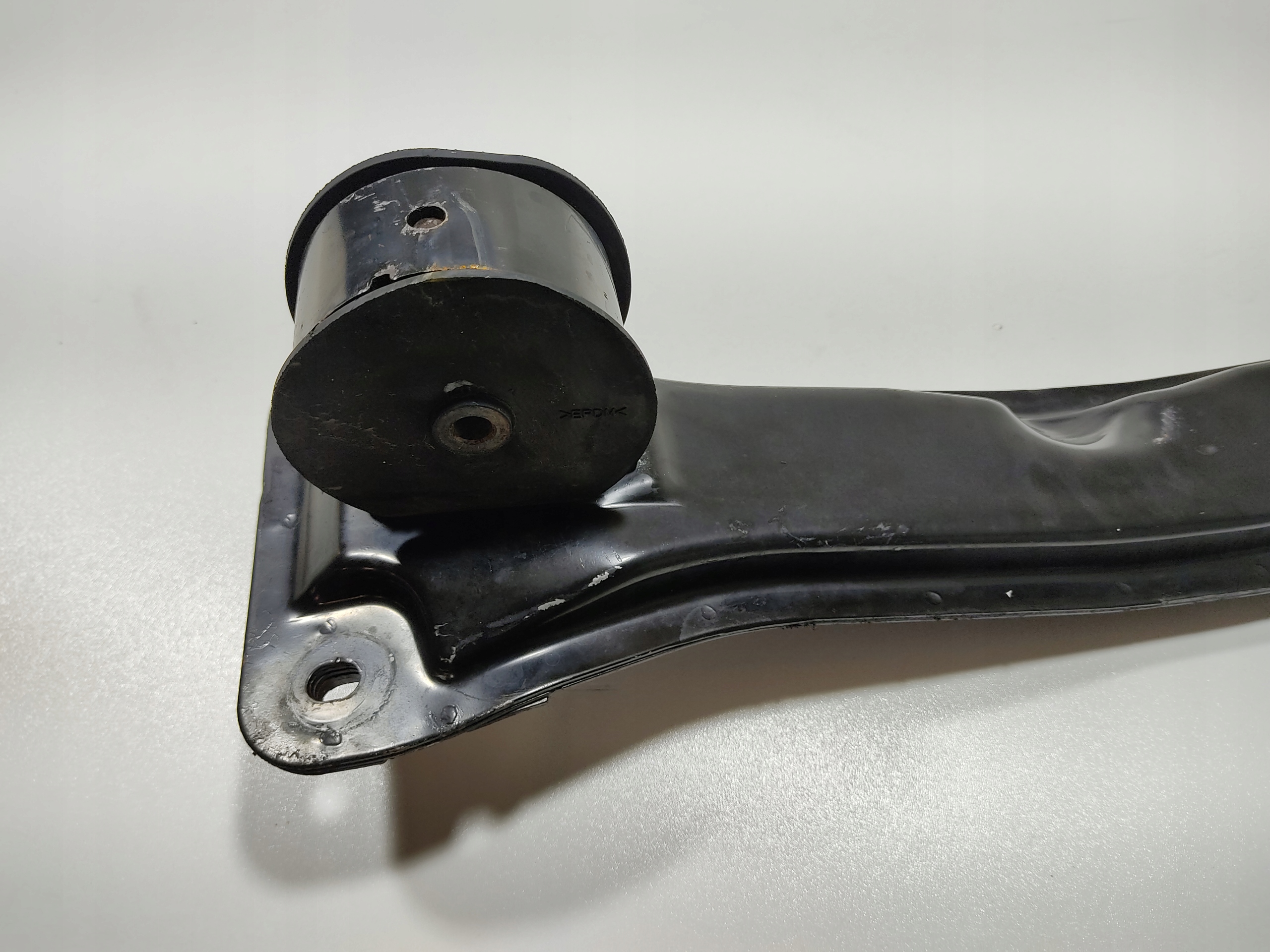 BELKA PODPORA POD SILNIK SILNIKA SUZUKI SX4 1.6 DIESEL DDIS 2006-2013 Typ samochodu Samochody osobowe