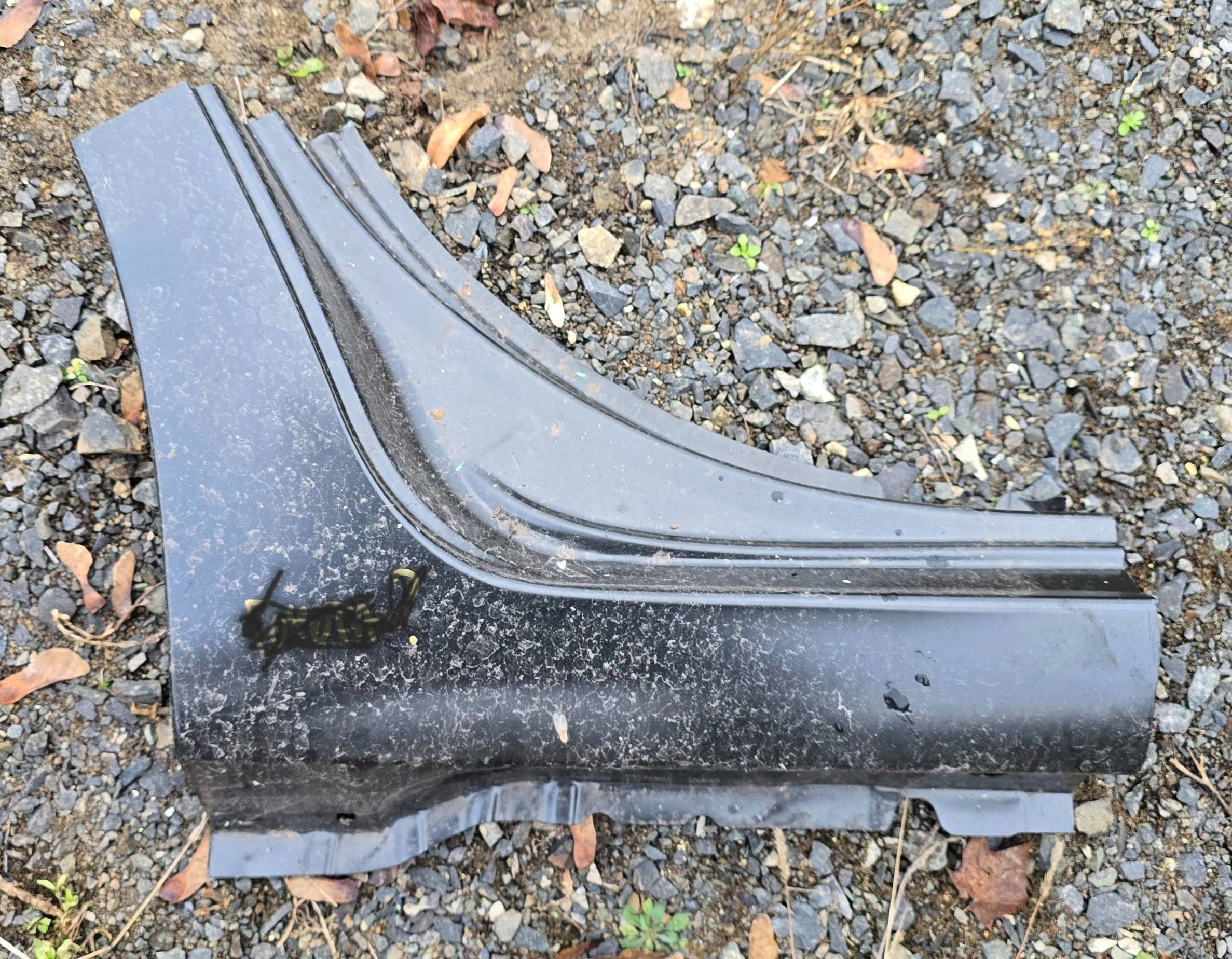 Toyota Yaris 3 III threshold right rear part 5drzwi