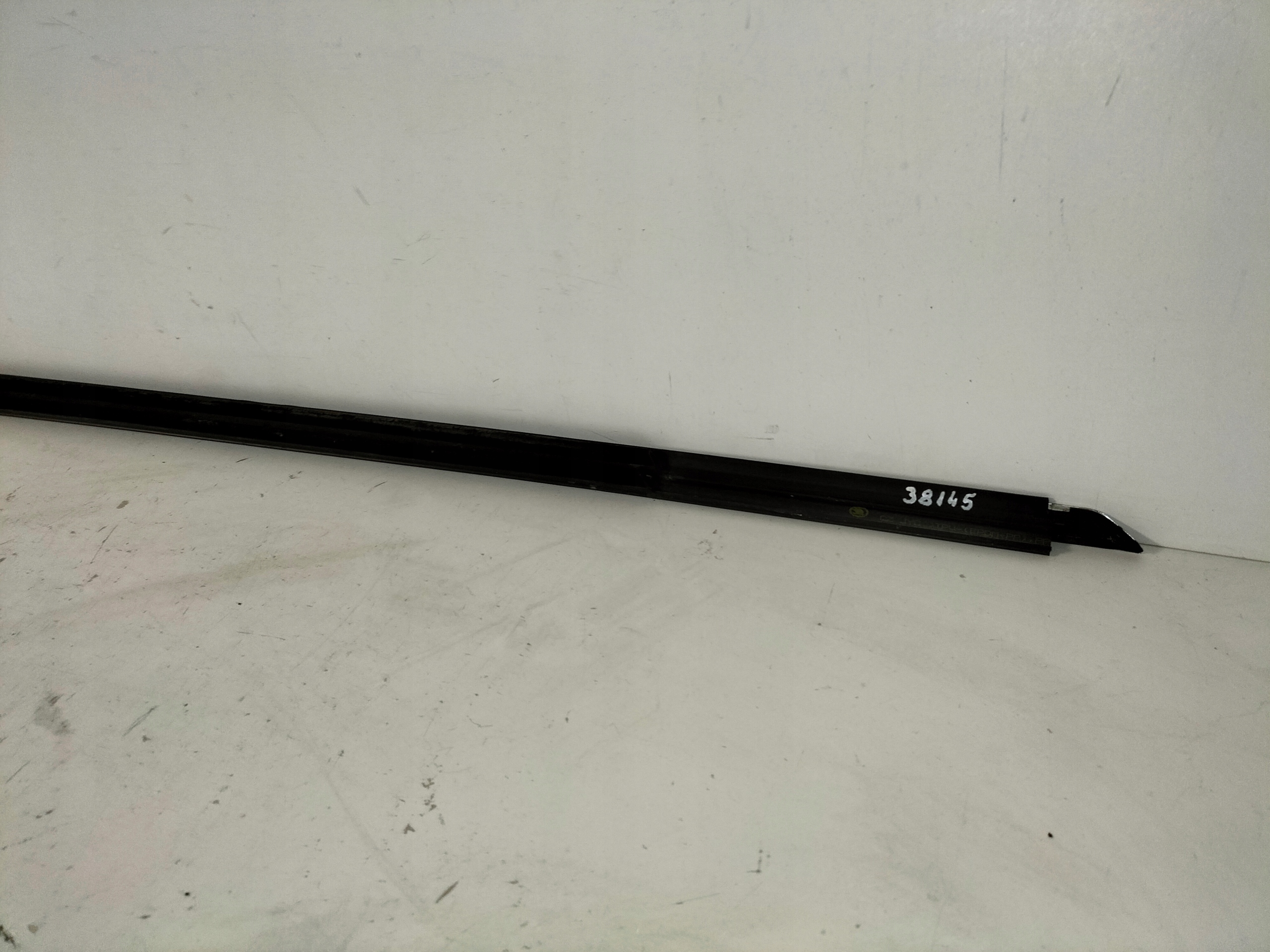 moulding dust door przednich front left SKODA KODIAQ 16