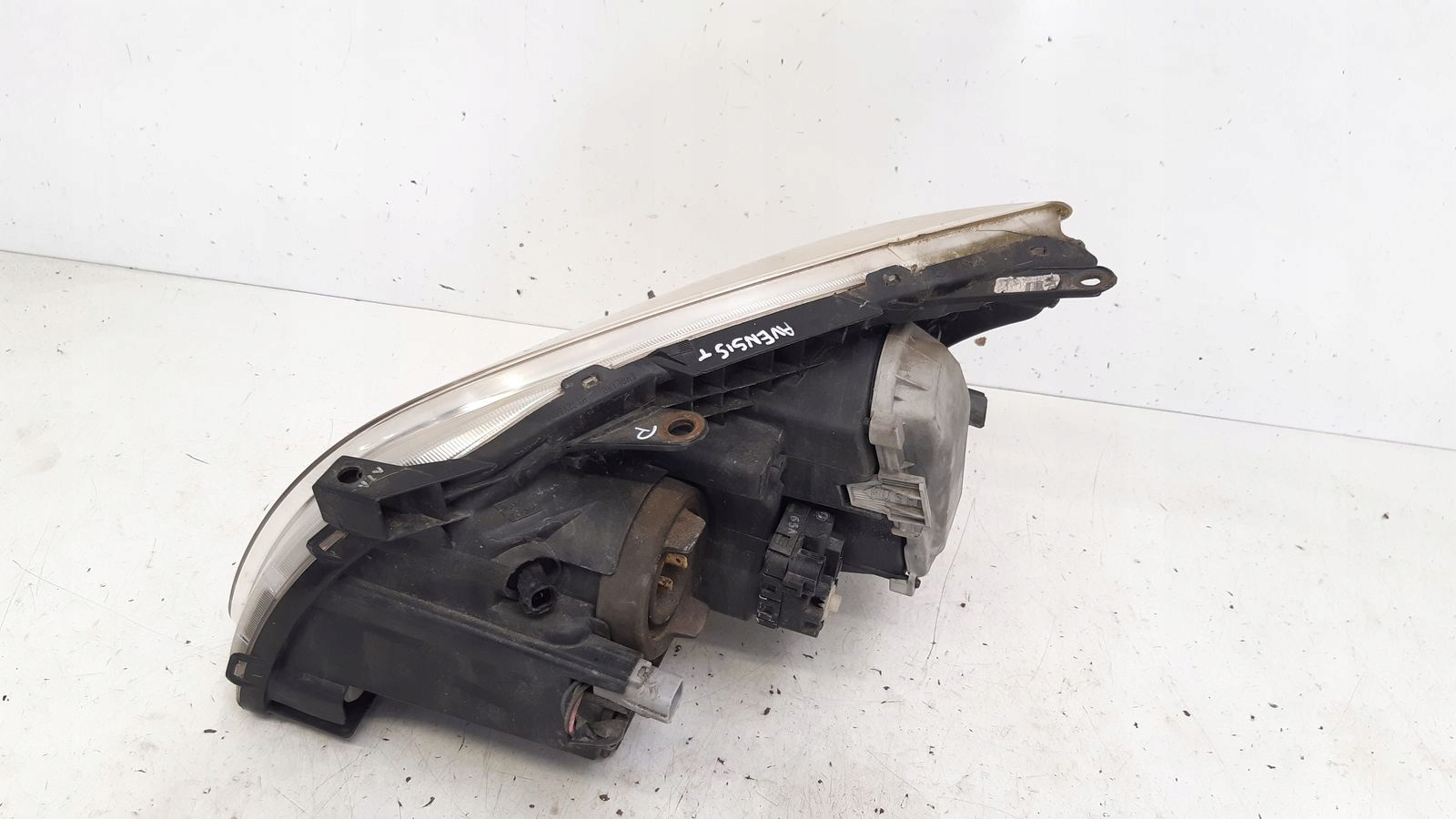 light front front right lens Toyota Avensis T25 1,8i