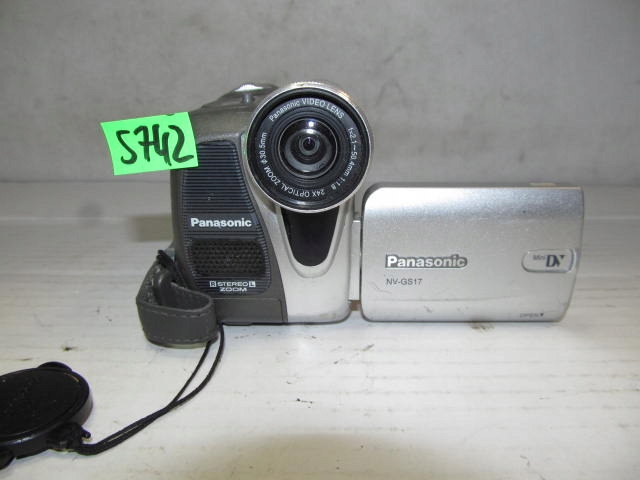 KAMERA VIDEO PANASONIC NV-GS17 - NR S742