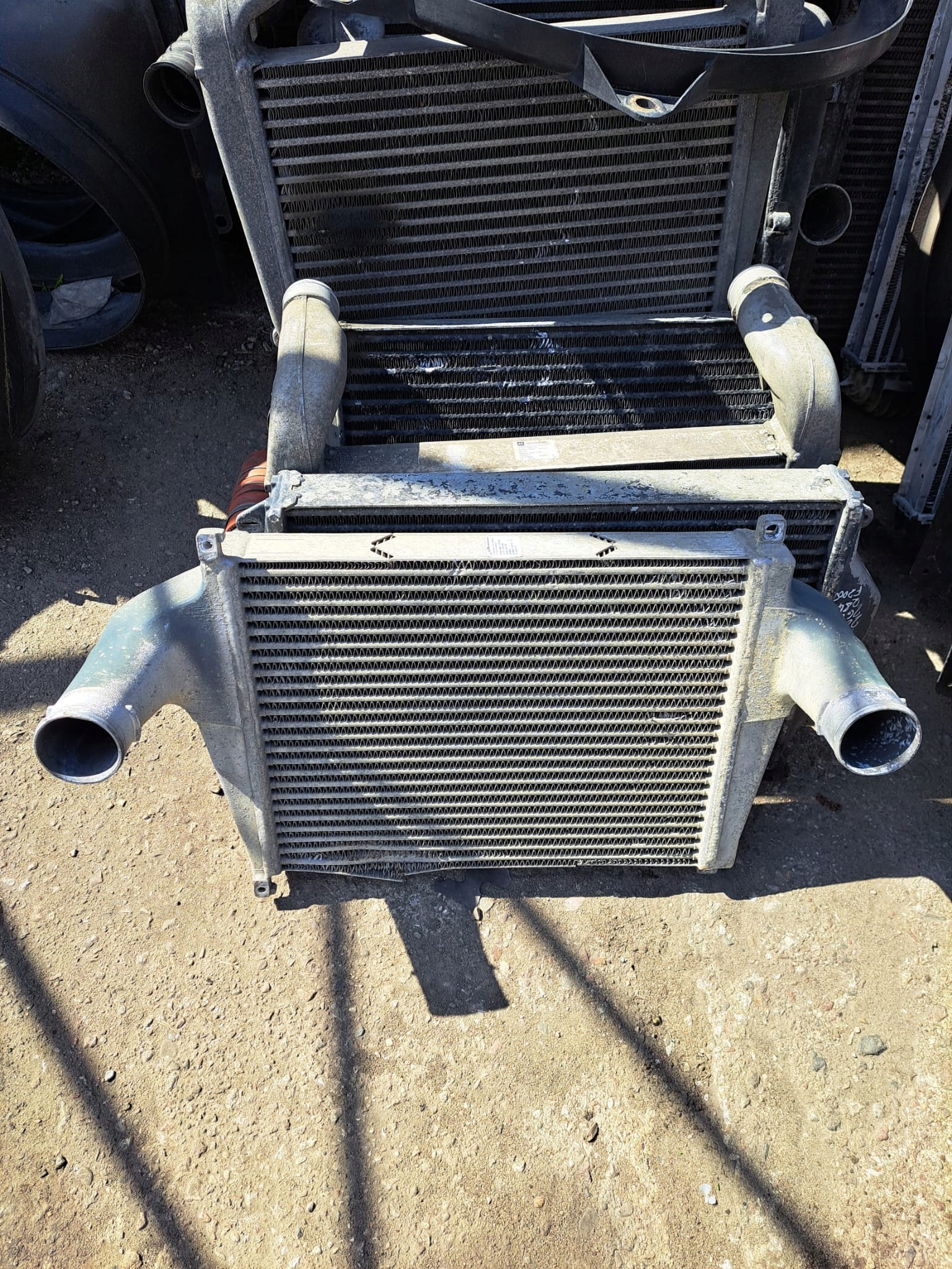KOMPLETNA CHŁODNICA INTERCOOLER MAN L2000
