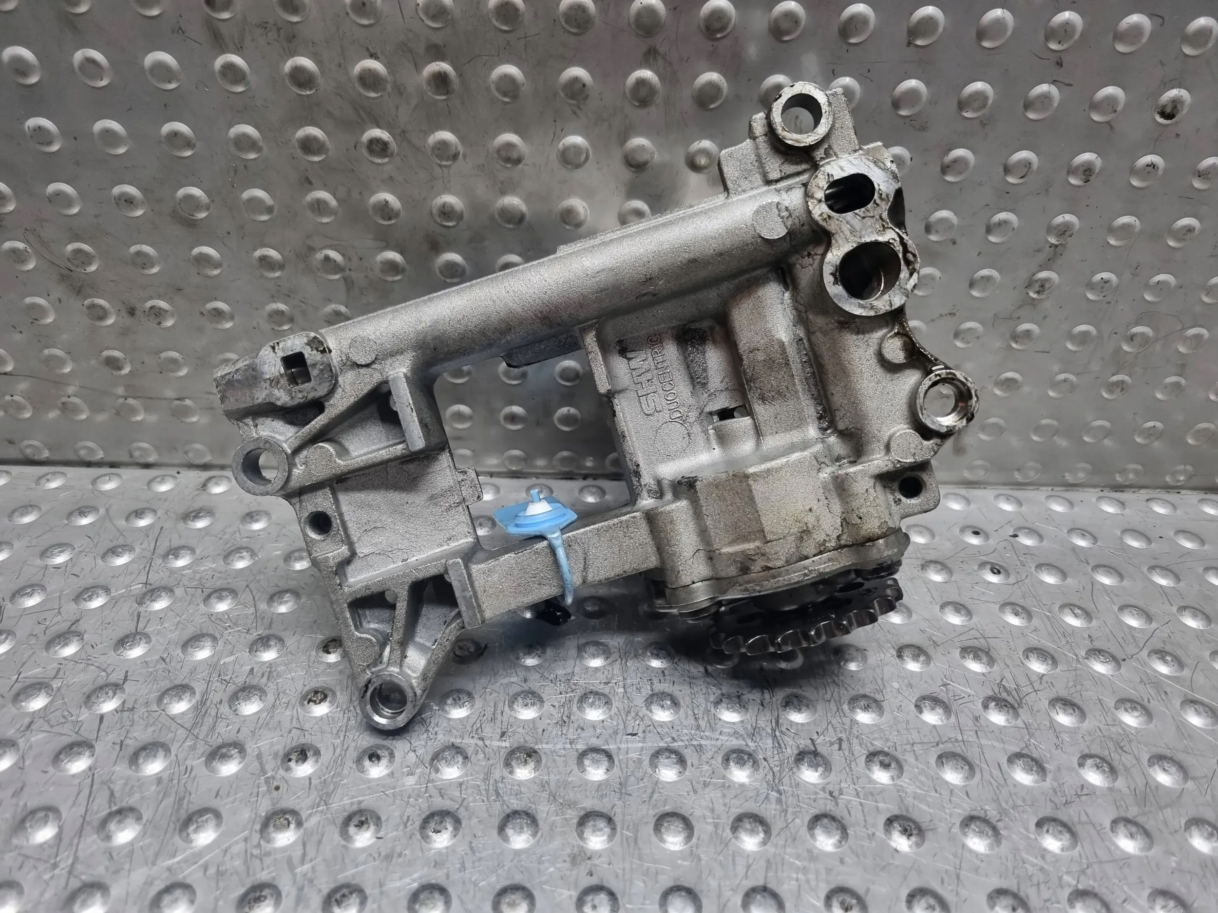 oil pump 2247217 BMW 3 E90 E91
