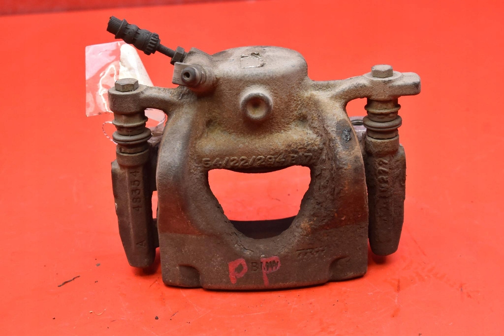 caliper brake right front BMW F46 1.5 D 116 KM 18-21