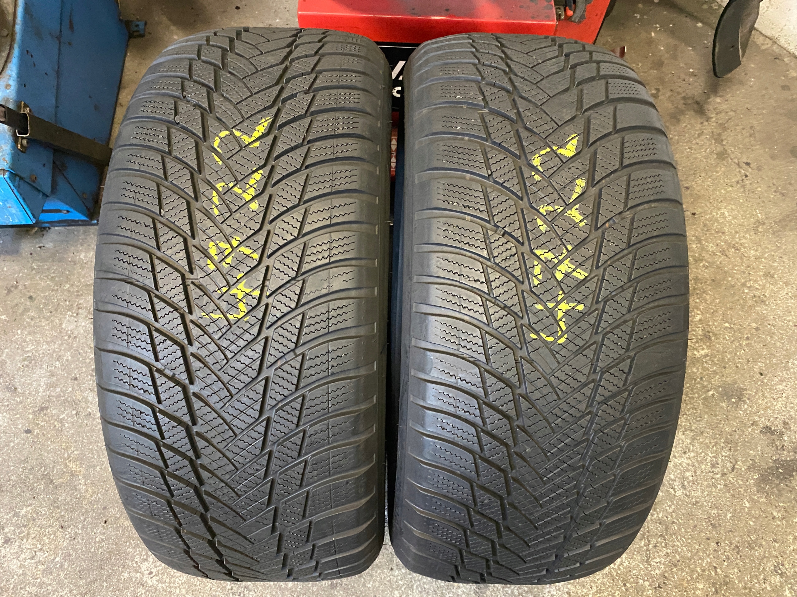 2 tyres winter 255/50R20 Bridgestone LM001 6,5mm