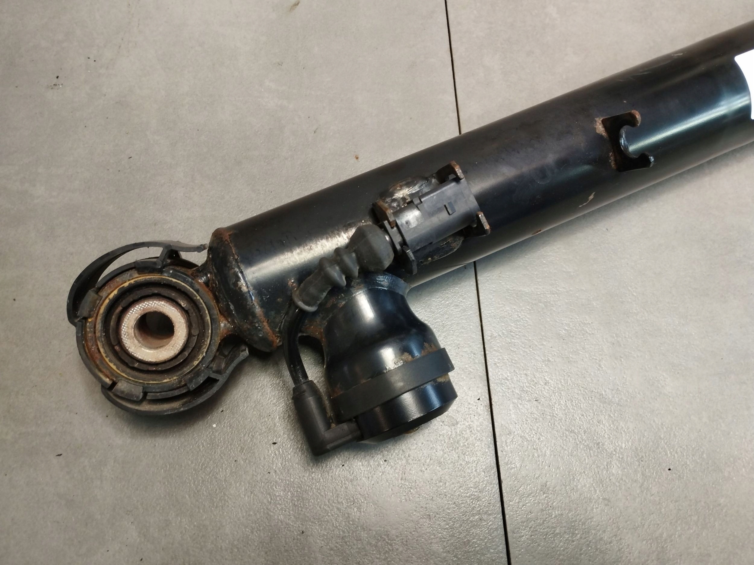 Audi A5 Sportback 8TA shock absorber right rear part 8F0513026A