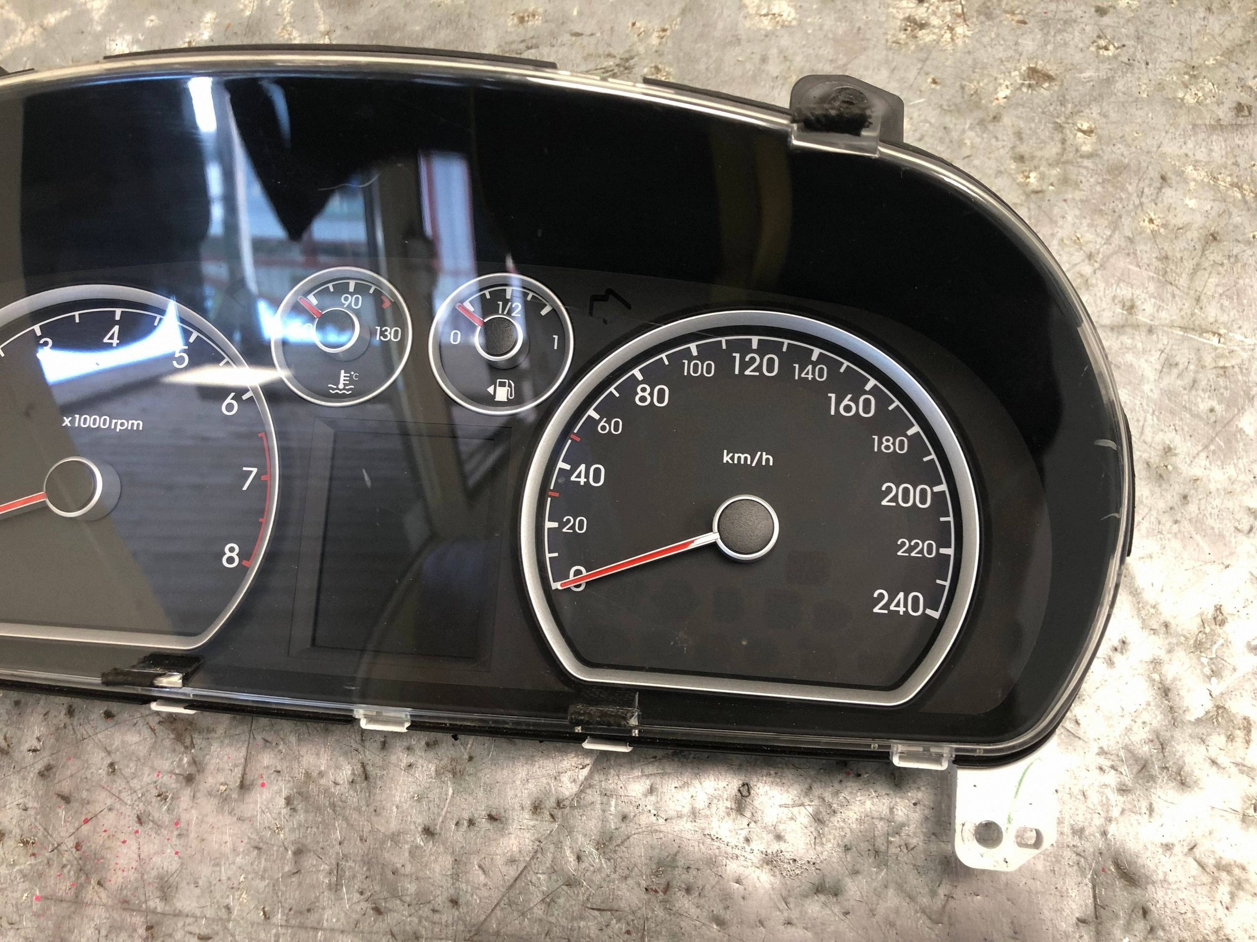 dials dials 1.2B G4LA HYUNDAI I30 LIFT 94033-2R000
