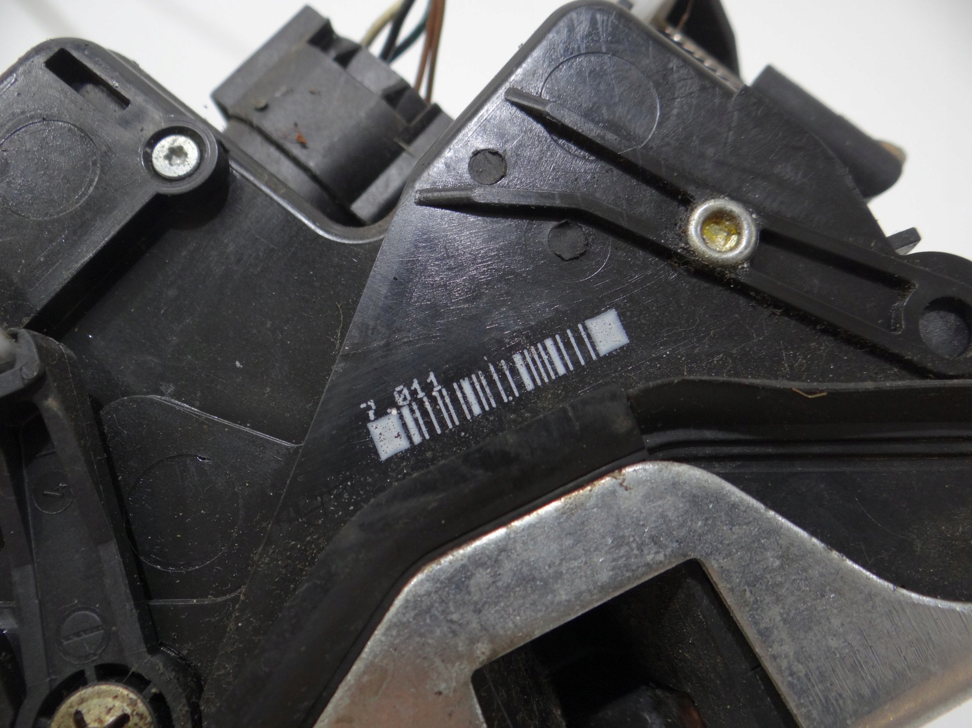 lock door left rear part BMW E46 TOURING 7011245