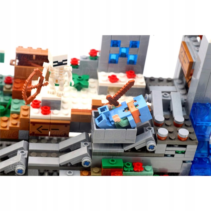 KLOCKI Minecraft GÓRSKA JASKINIA WIOSKA KOPALNIA aż 760ele LED Bohater Minecraft