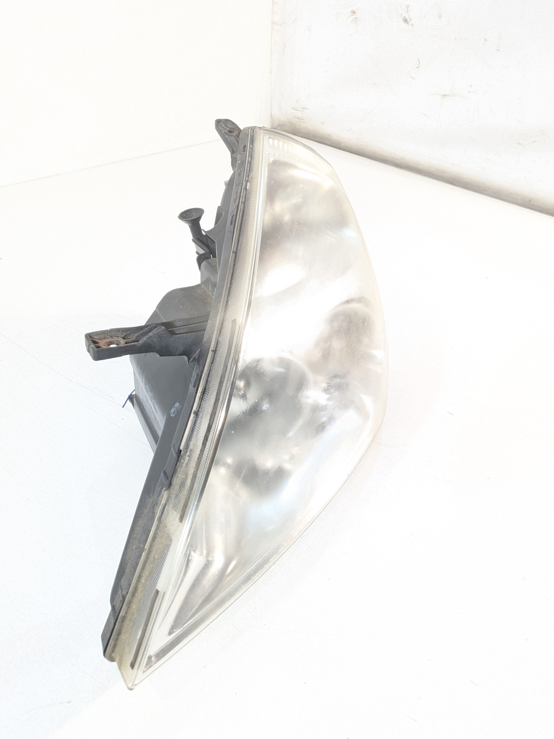 light left front REFLEKTOR left front Kia Carnival 06-15