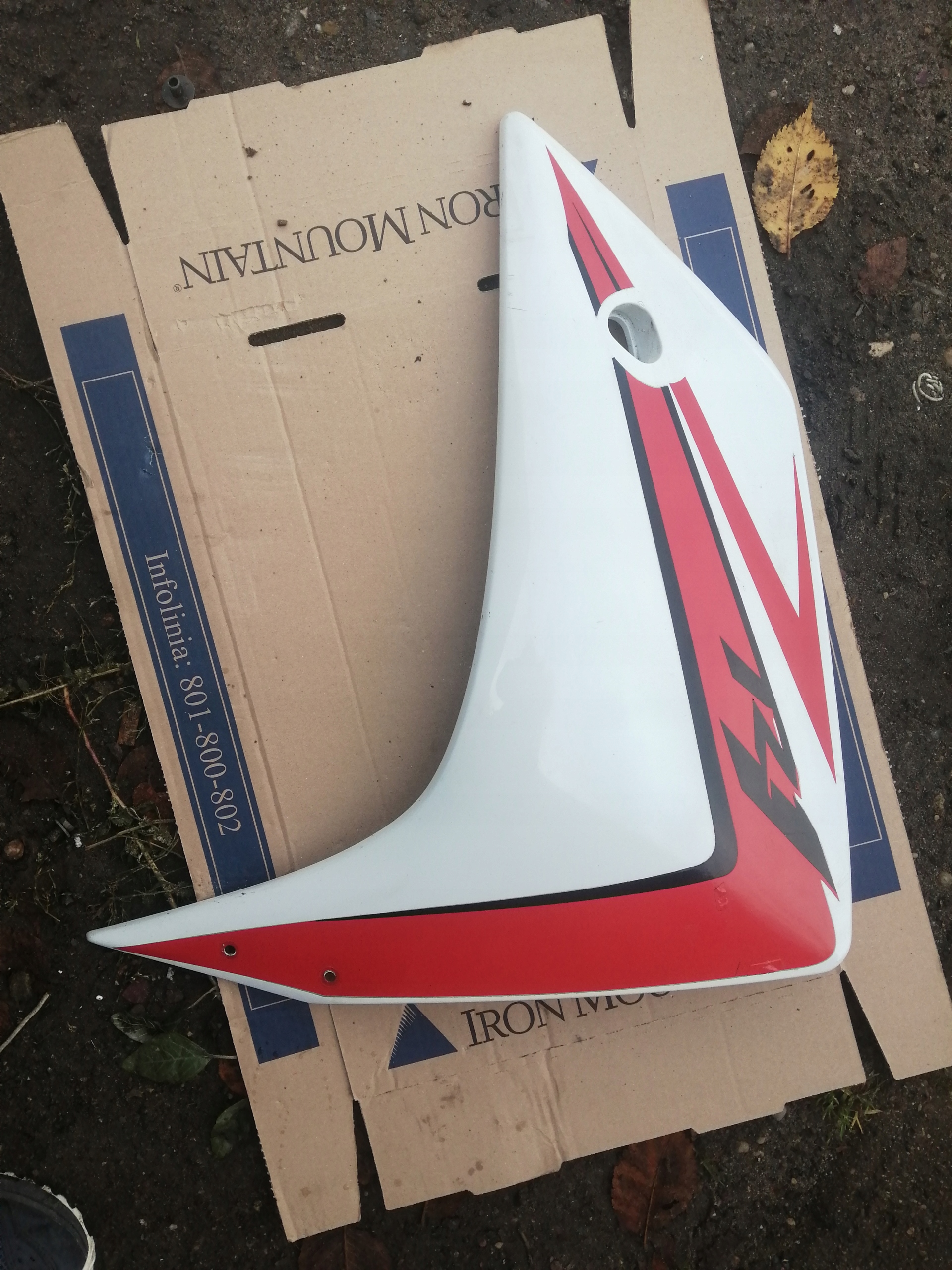 R567ujhbvqe - Yamaha R1 RN19 обтекатель бекон левый