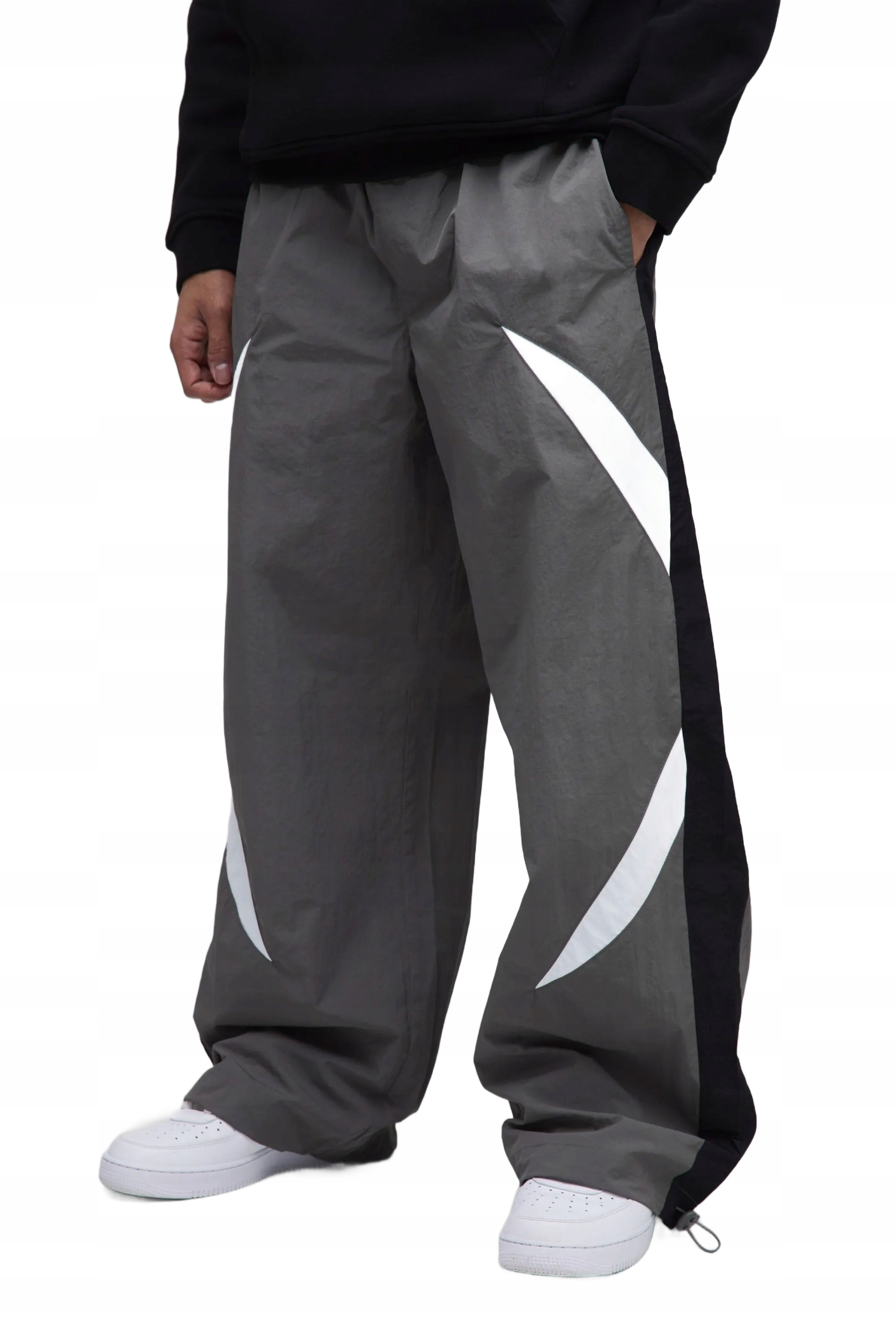 Boohooman Šedé Volné Pánské Kalhoty S Černým Páskem A Vložkami Z3A