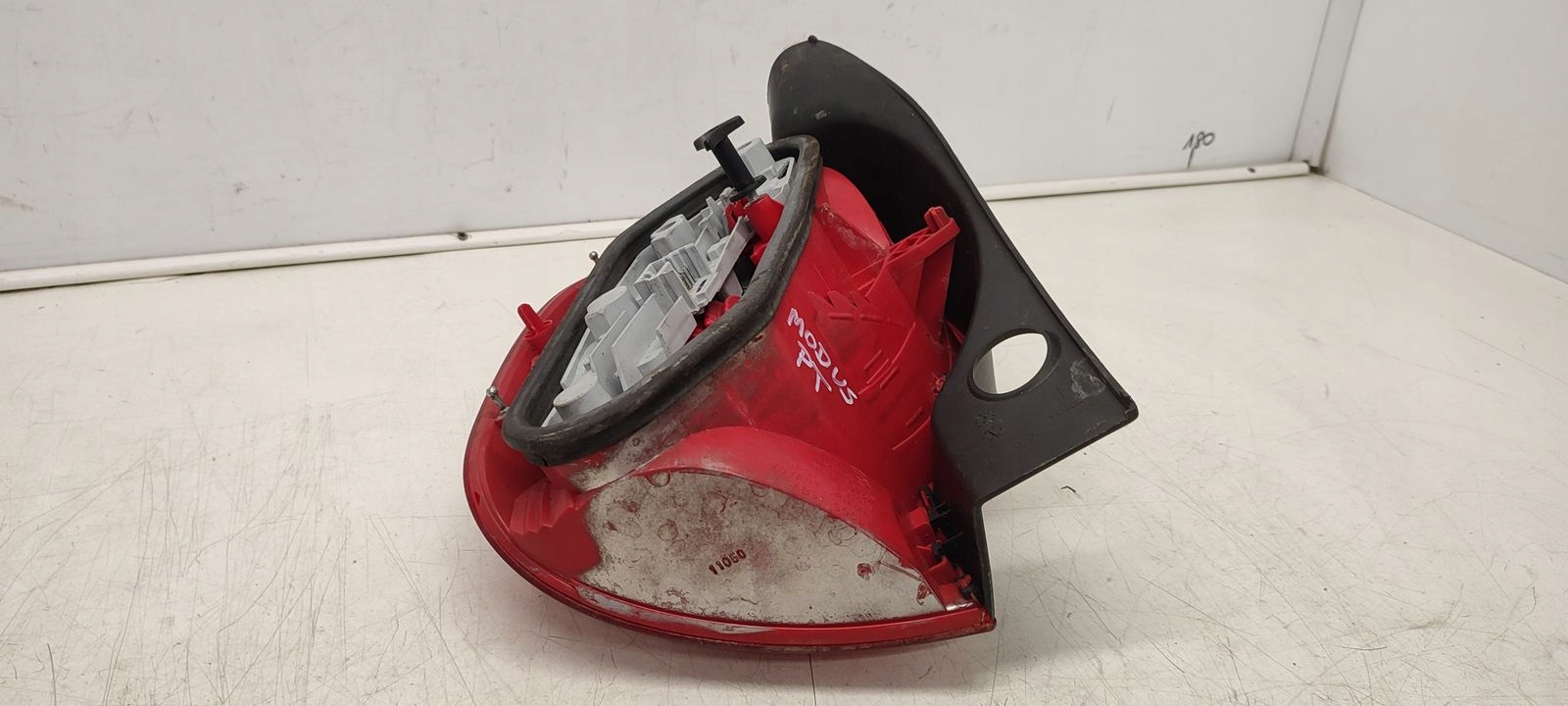 light rear part rear right w fender Renault Modus 1,2 16V