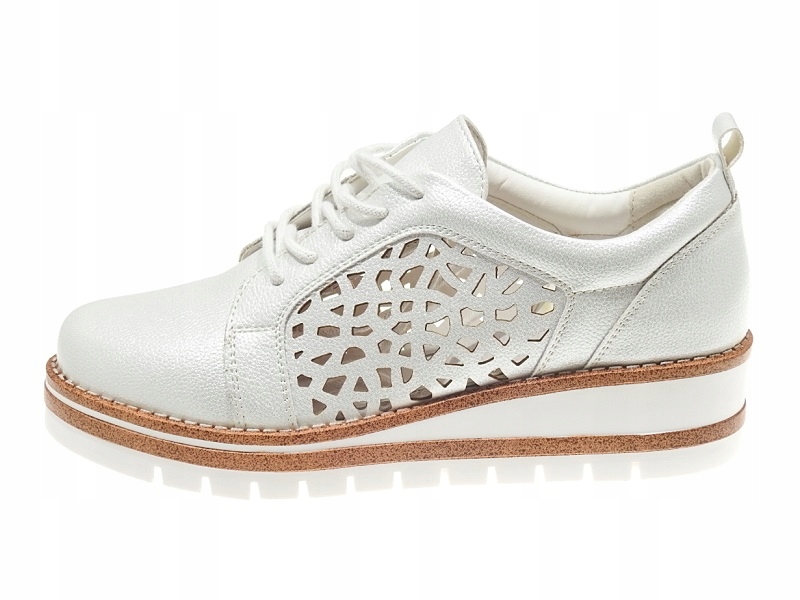 

Buty ażurowe na platformie A19-7082 White r.41
