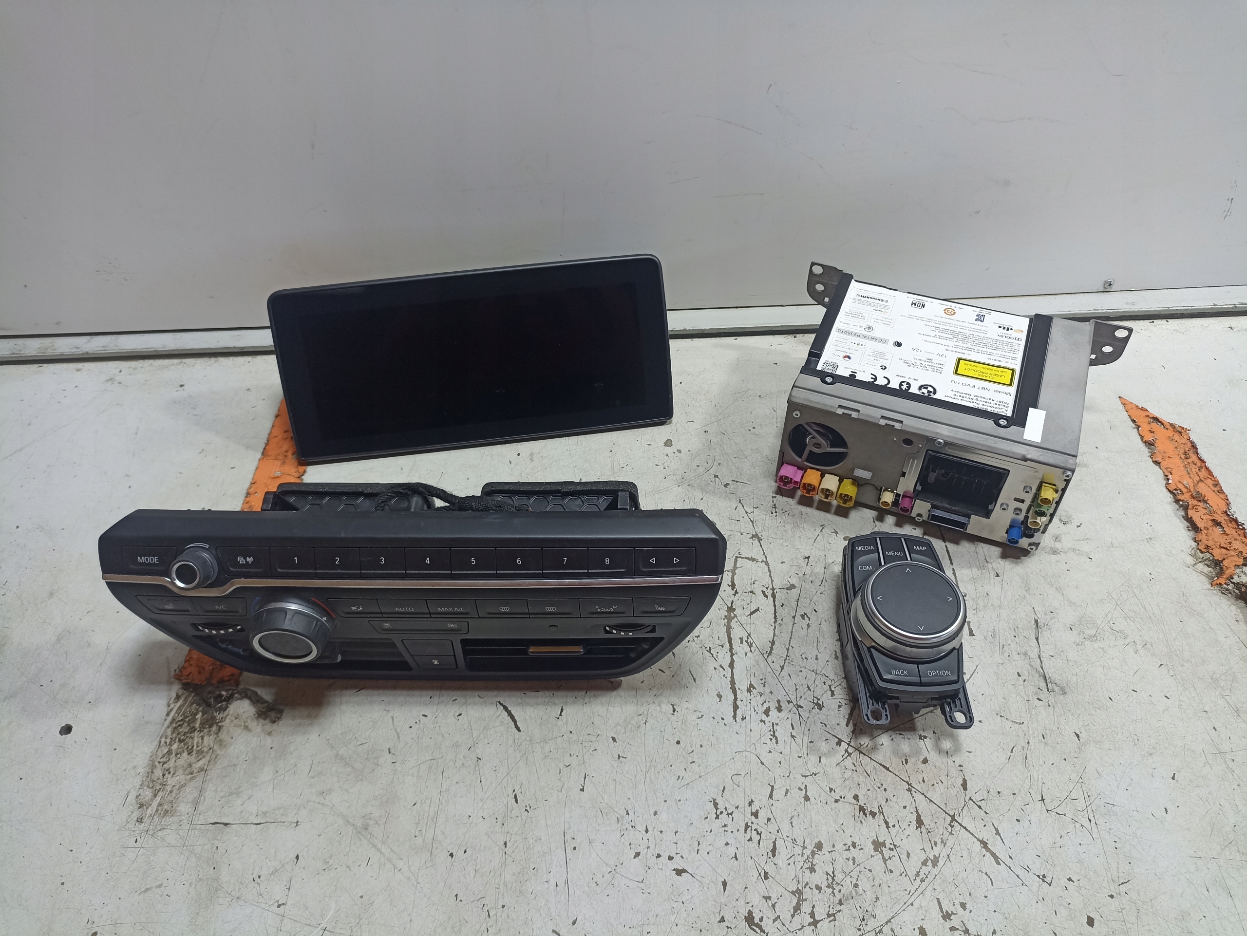 BMW I3 L01 РАДИО НАВИГАТОР HARMAN 8736166