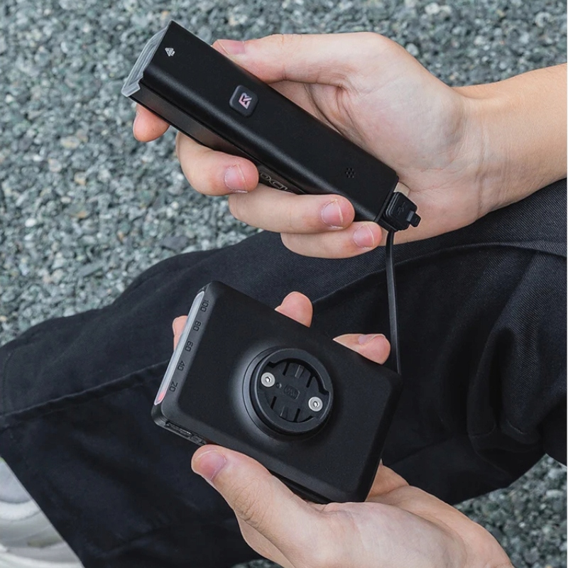 LAMPKA ROWEROWA PRZEDNIA OSTRZEGAWCZA POWERBANK ROCKBROS POD LICZNIK 150LM Model WODOODPORNA LAMPKA Z MOCOWANIEM GARMIN KABEL