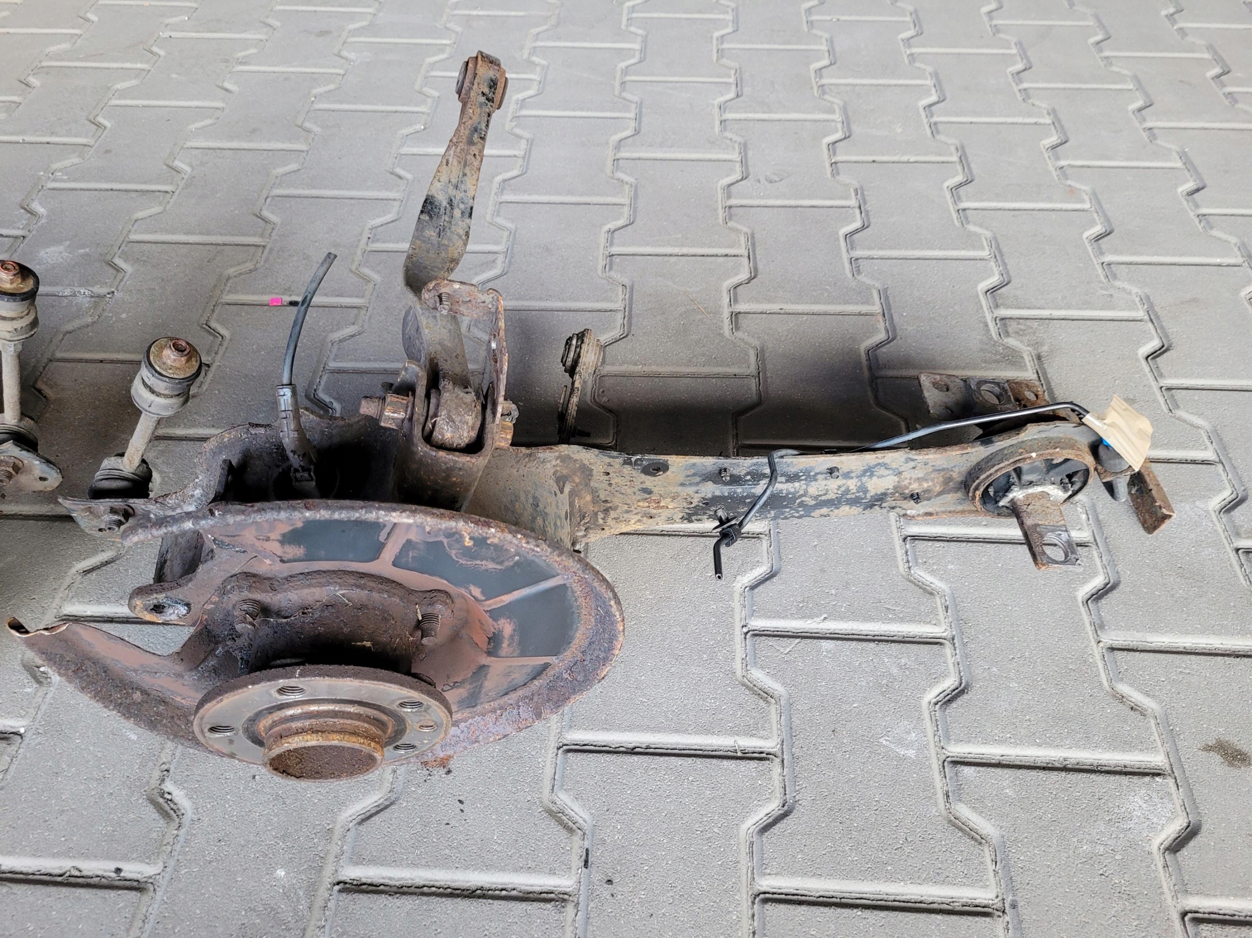 Mozzo FUSELLO perno mozzo posteriore posteriore Destro AWD 4X4 VOLVO XC60 e 2.4 D5
