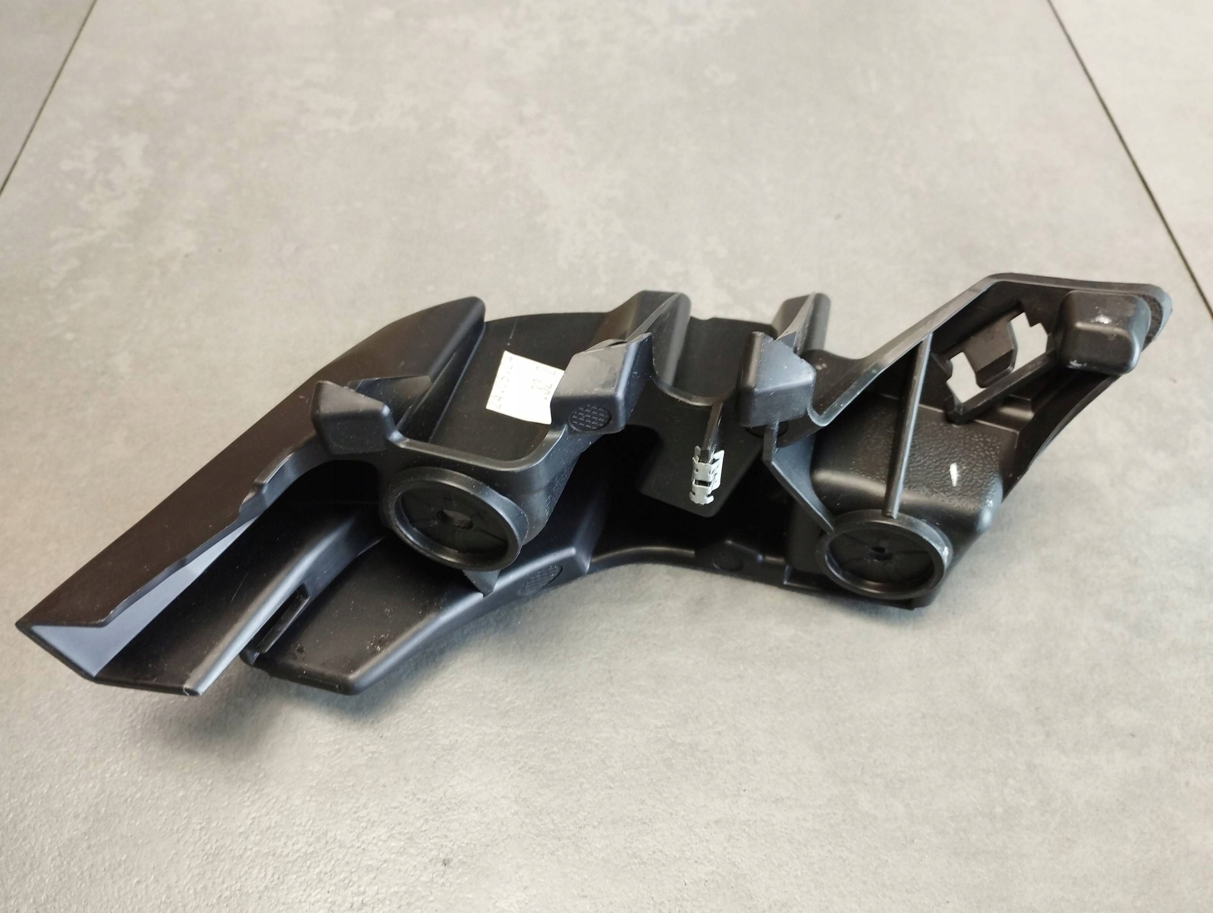Seat Leon IV 2024 bumper bracket left rear part 5FA807377