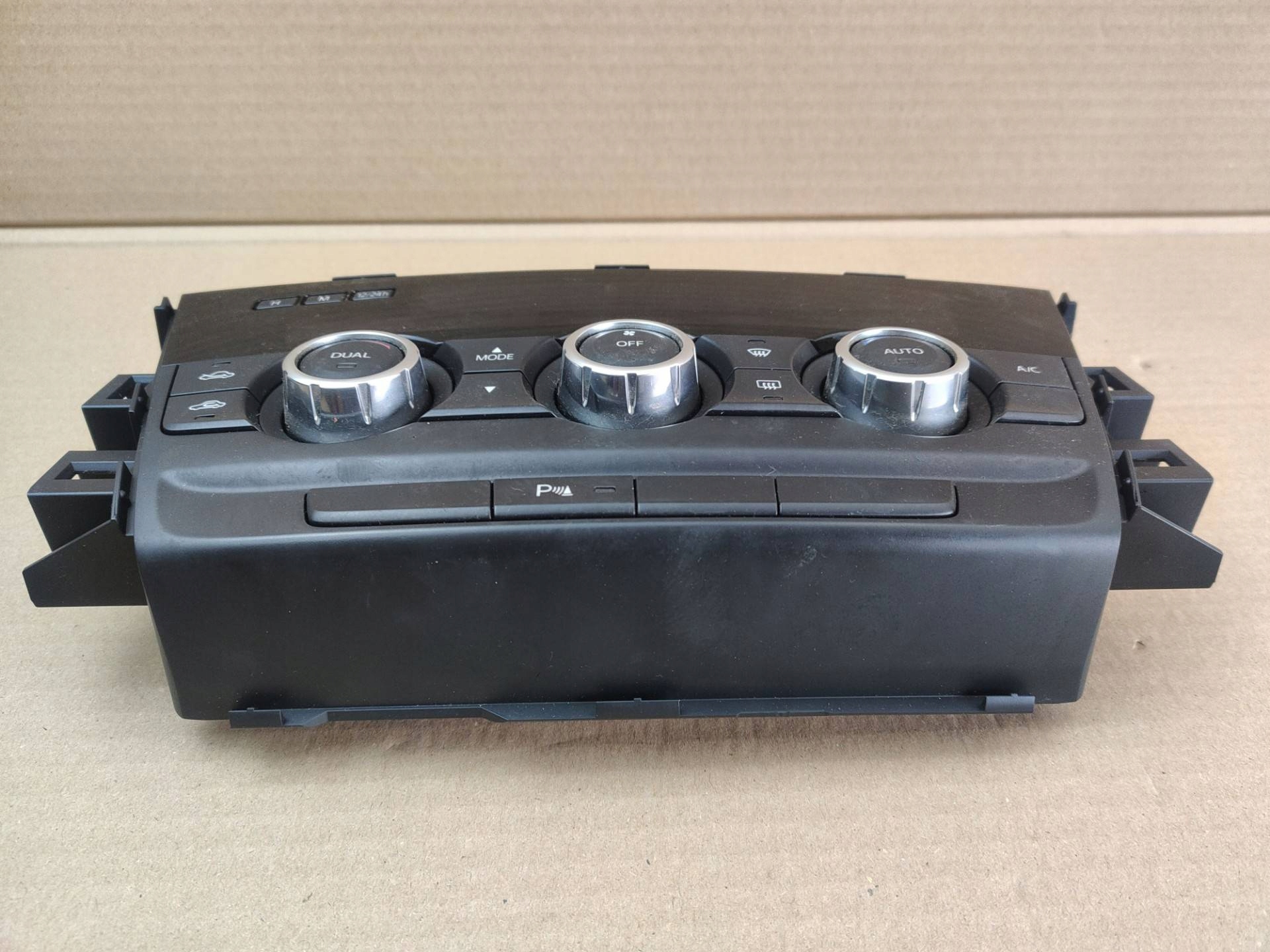 vezérlö panel a klímának Mazda 6 3 GJ 2013 GJH561190B