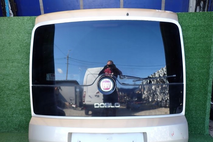 FIAT DOBLO 10- boot doors rear part