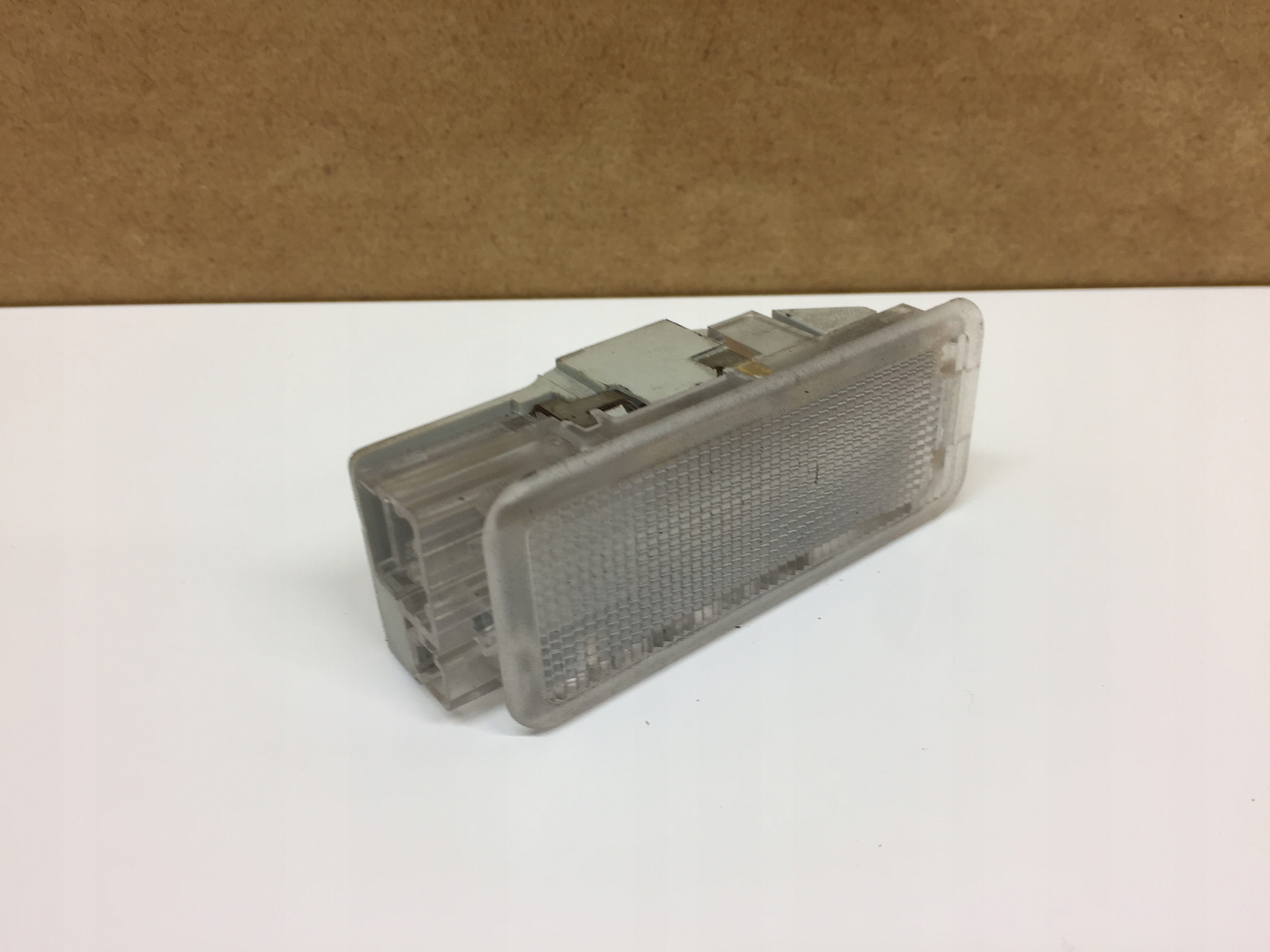 PEUGEOT RIFTER LAMPKA OŚWIETLENIE KABINY Producent części Peugeot OE