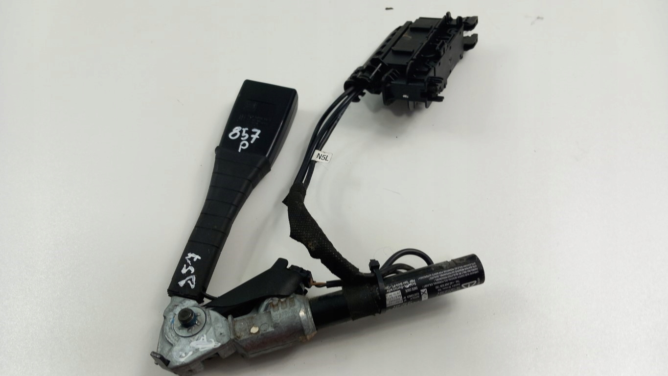 opel CORSA d 5D ремень безопасности перед правый