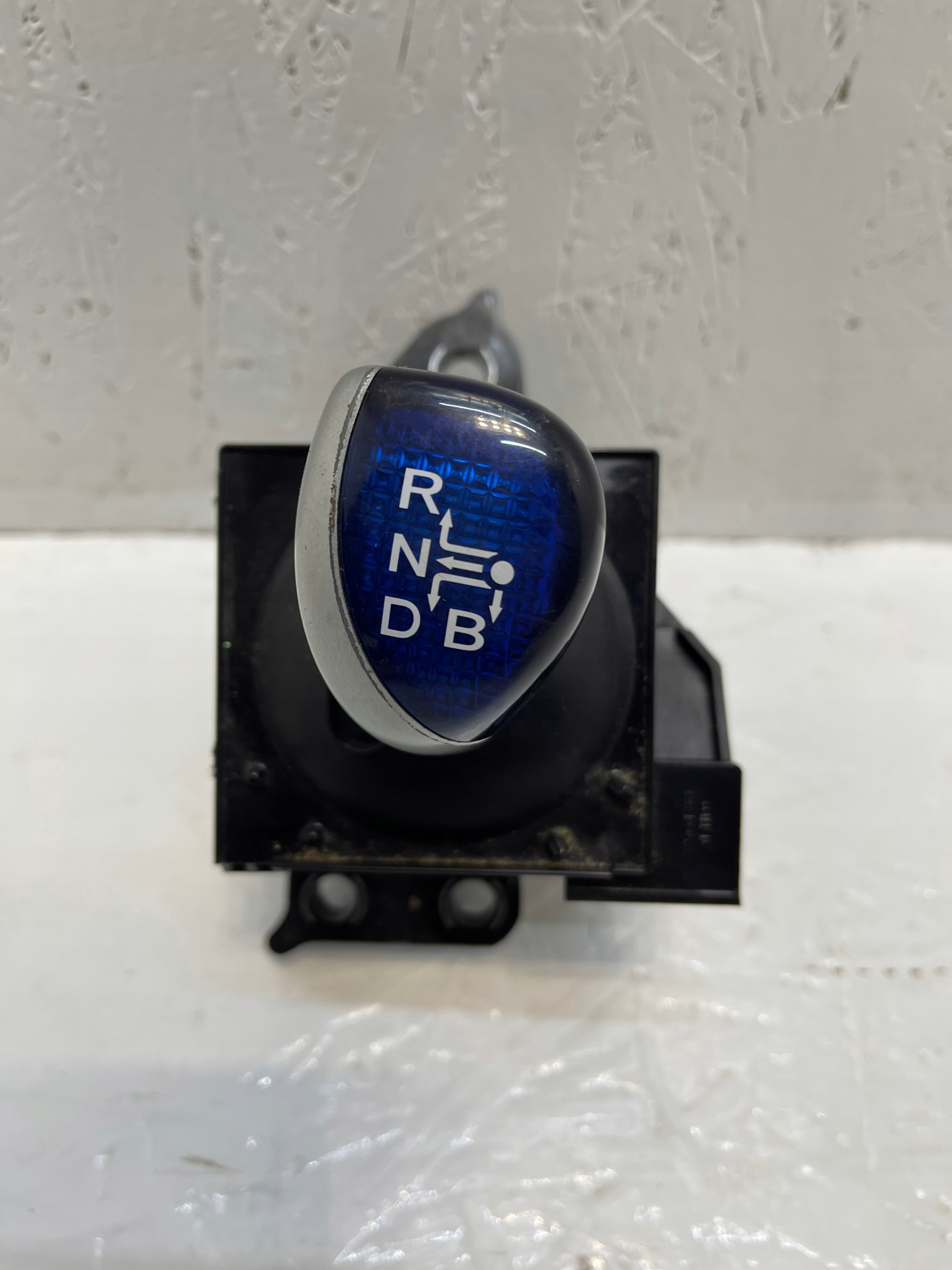 75G588-LHD - TOYOTA PRIUS III РУЧКА ВАЖЕЛЯ ПЕРЕМИКАННЯ ПЕРЕДАЧ